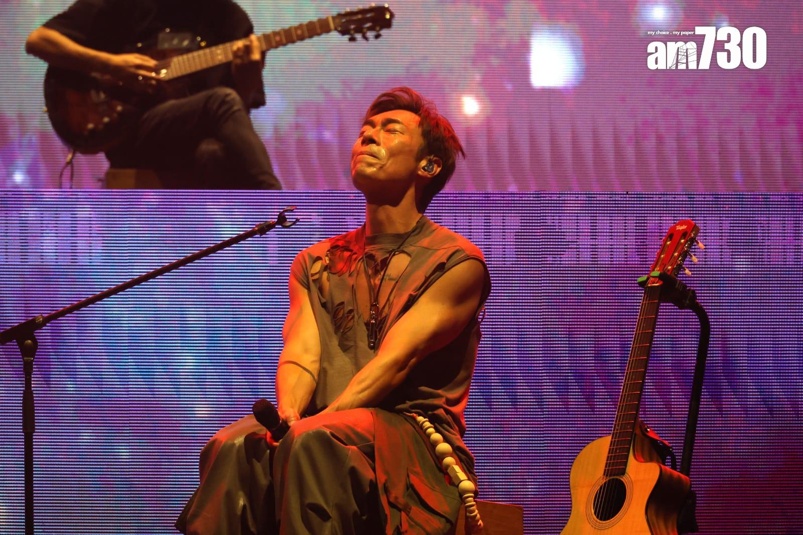 許志安在《BIG FOUR HAPPY TO SEE YOU ALL演唱會2025》尾場,再次淚灑舞台。(林俊源攝)