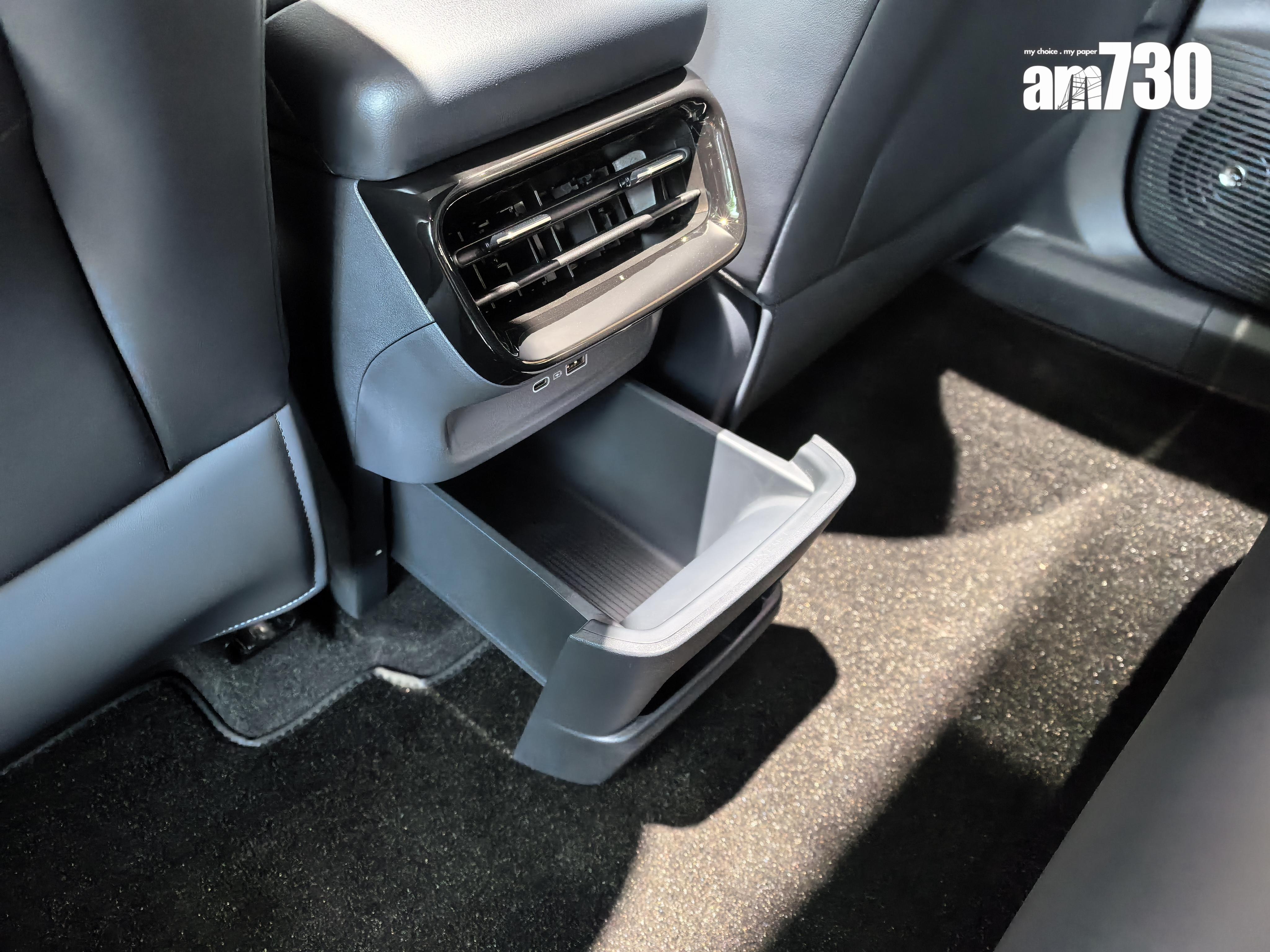 電動車|GEELY EX5後座不少儲物位。