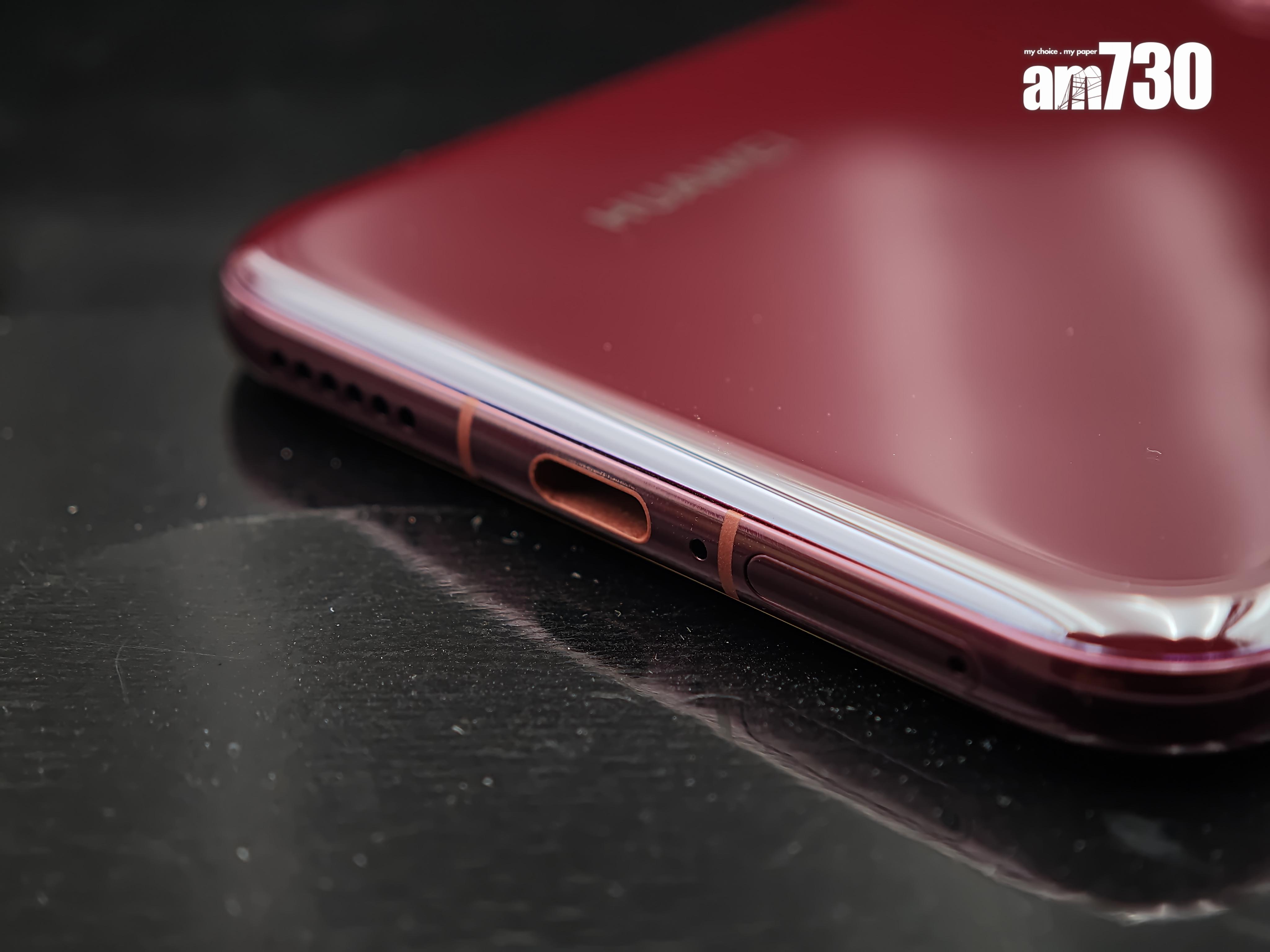 HUAWEI Pura 80 Pro獨有的釉紅色機身精美,但容易留下指模。