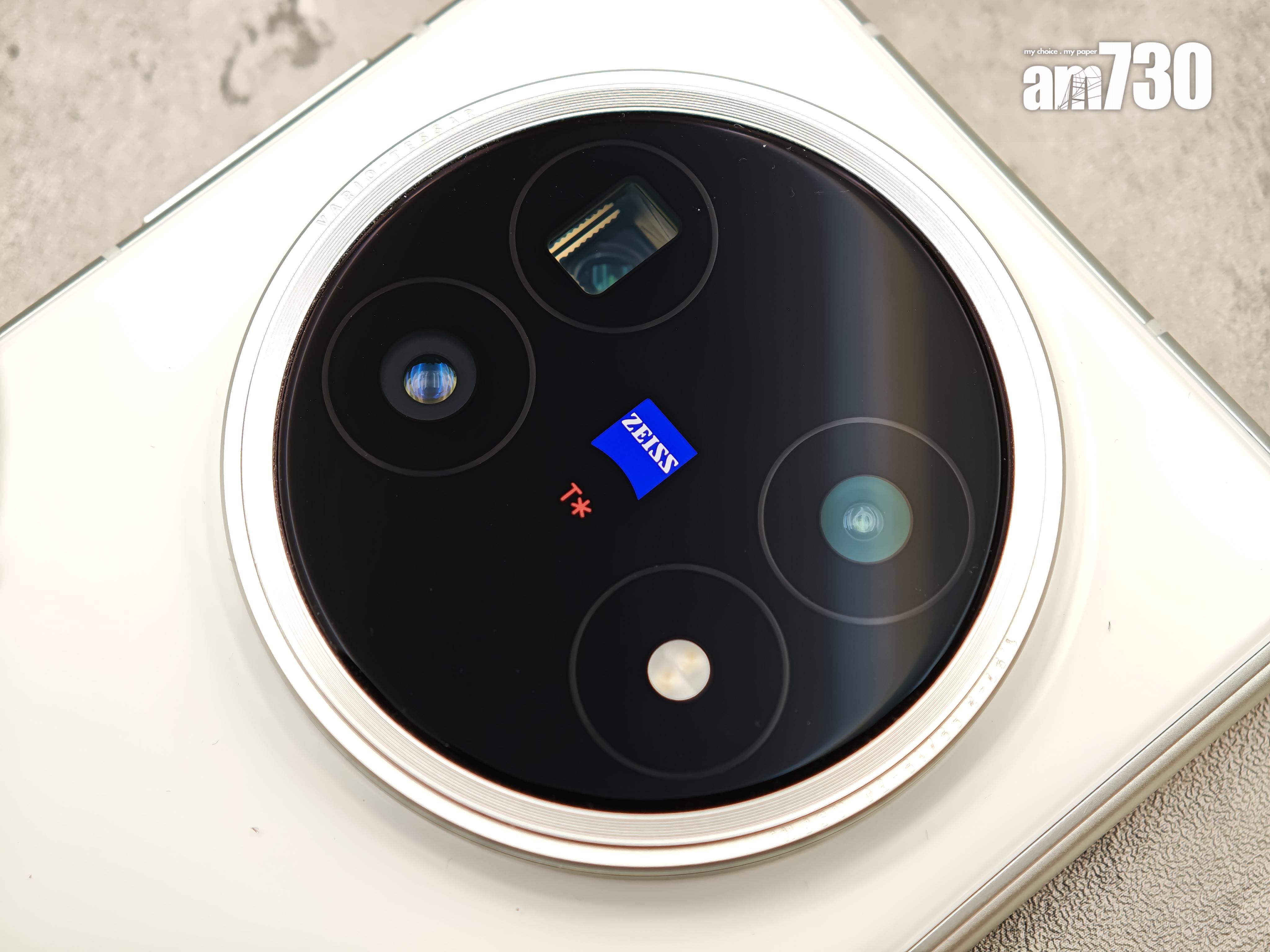 vivo X Fold5配備3個50MP蔡司鏡頭相機系統。