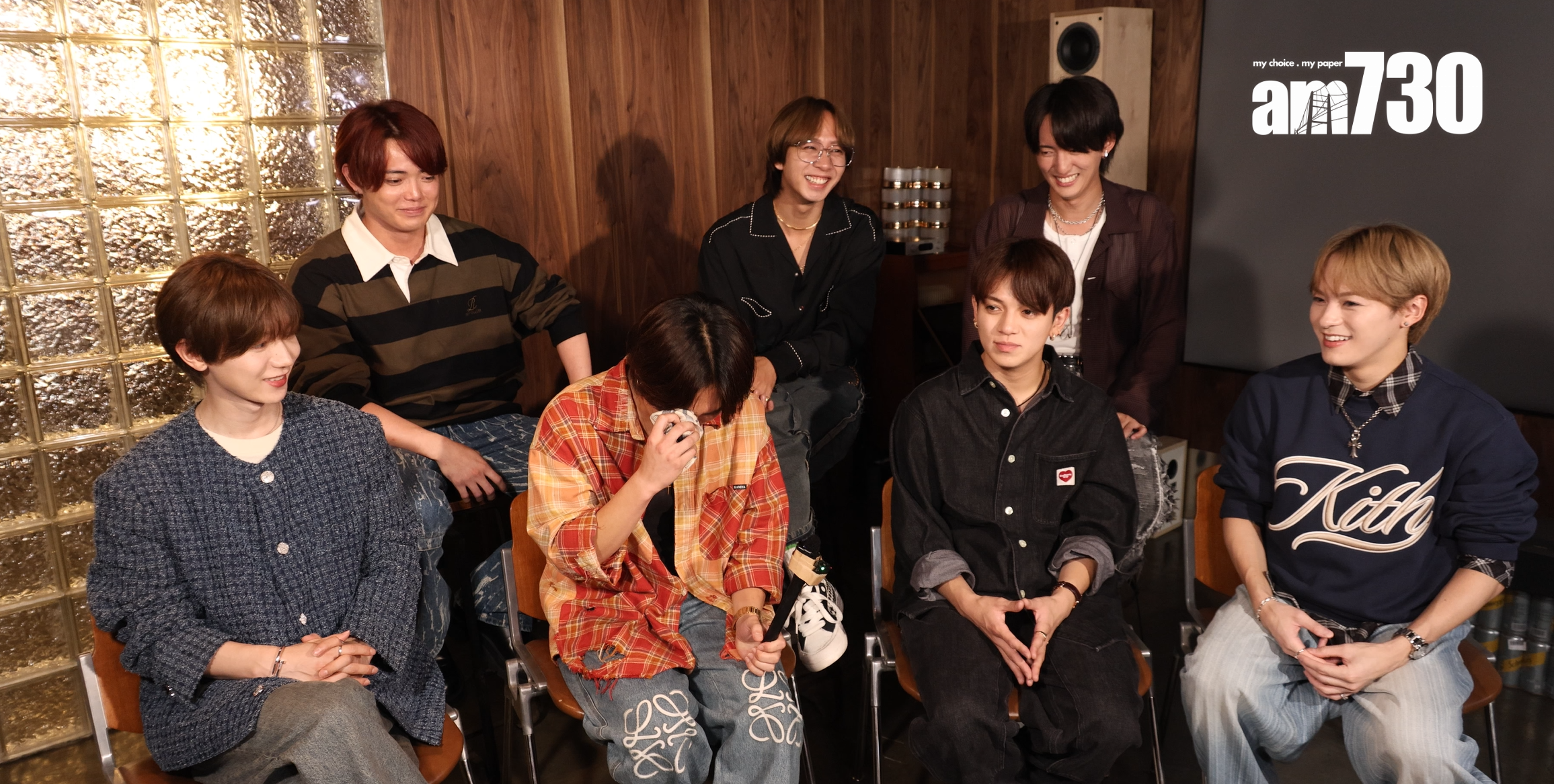 松田元太被隊友們「欺凌」後交足戲扮受傷及裝出喊樣。 (周令知攝)