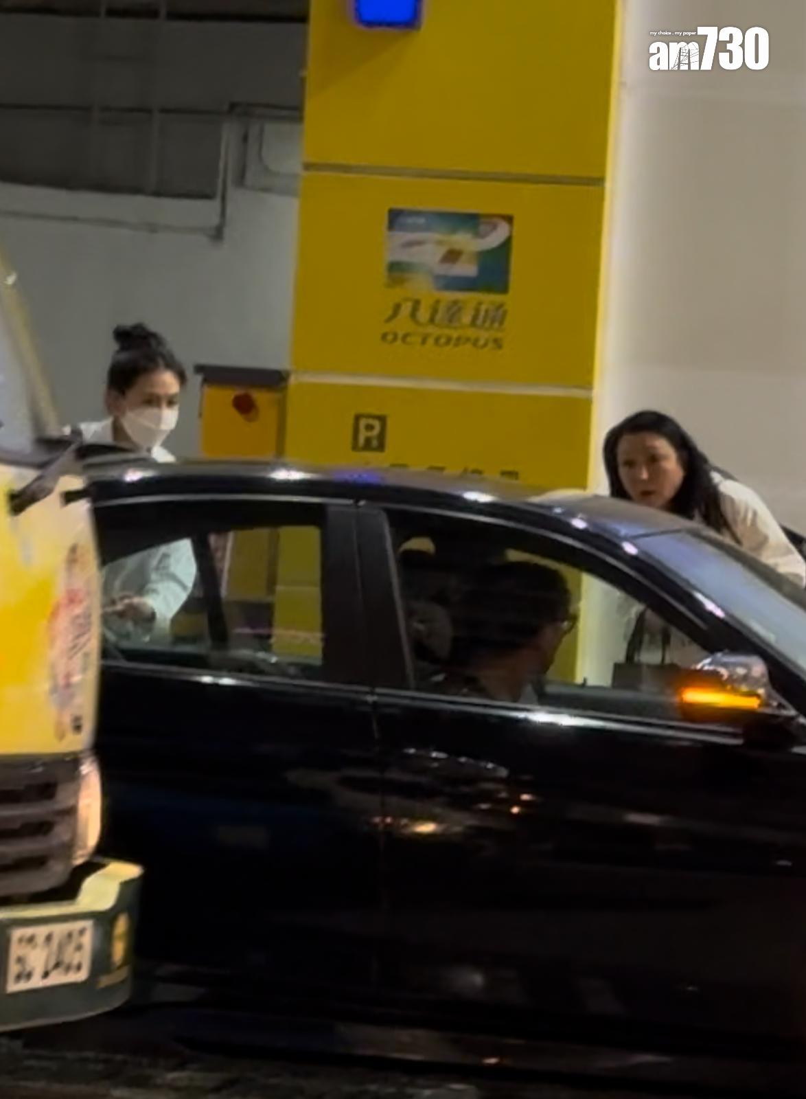 平時有司機跟出跟入的邱淑貞,今次竟與甄楚倩叫uber。 (娛樂組攝)