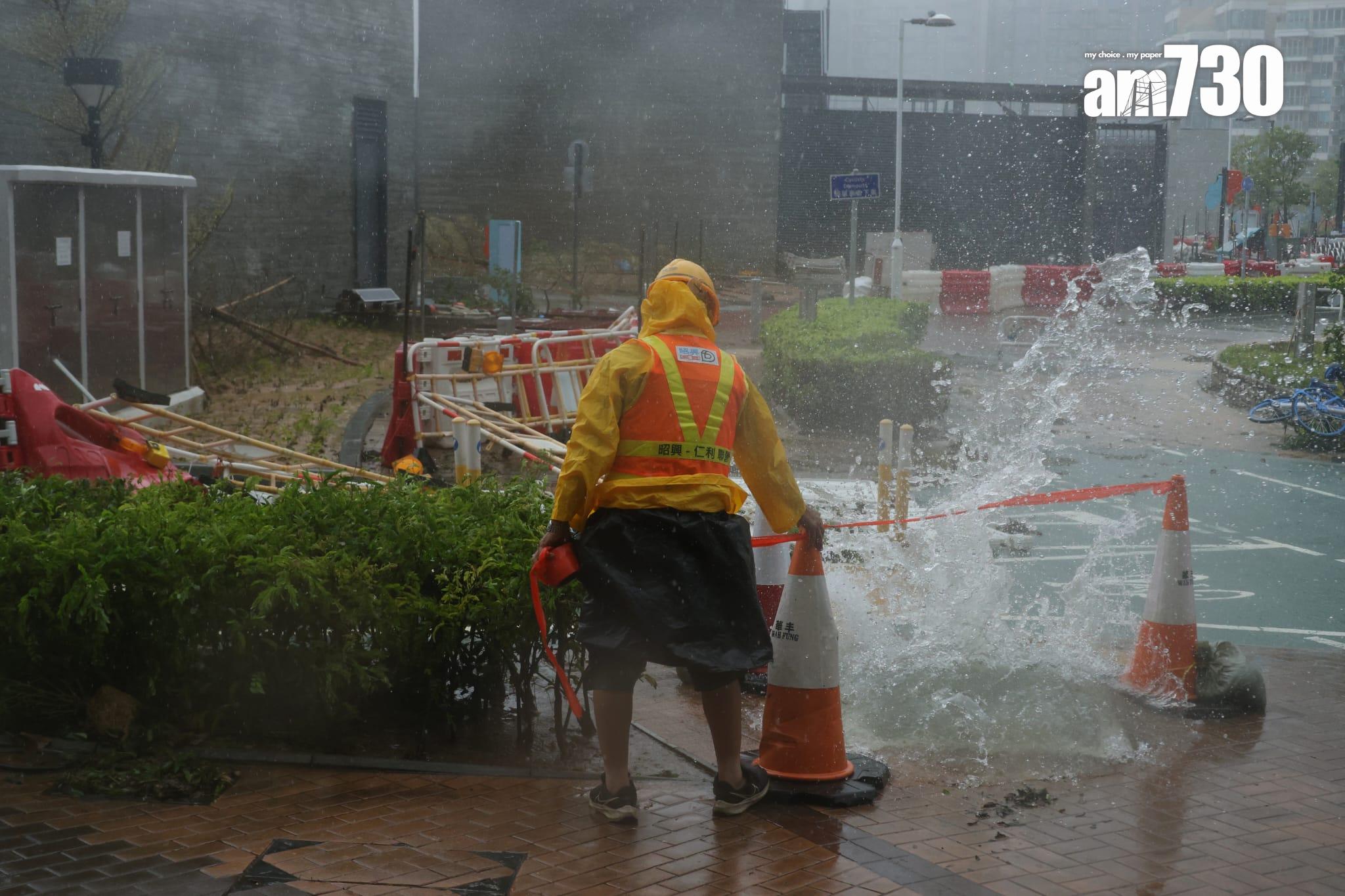 颱風樺加沙|十號波下將軍澳海水直接湧岸(林俊源攝)