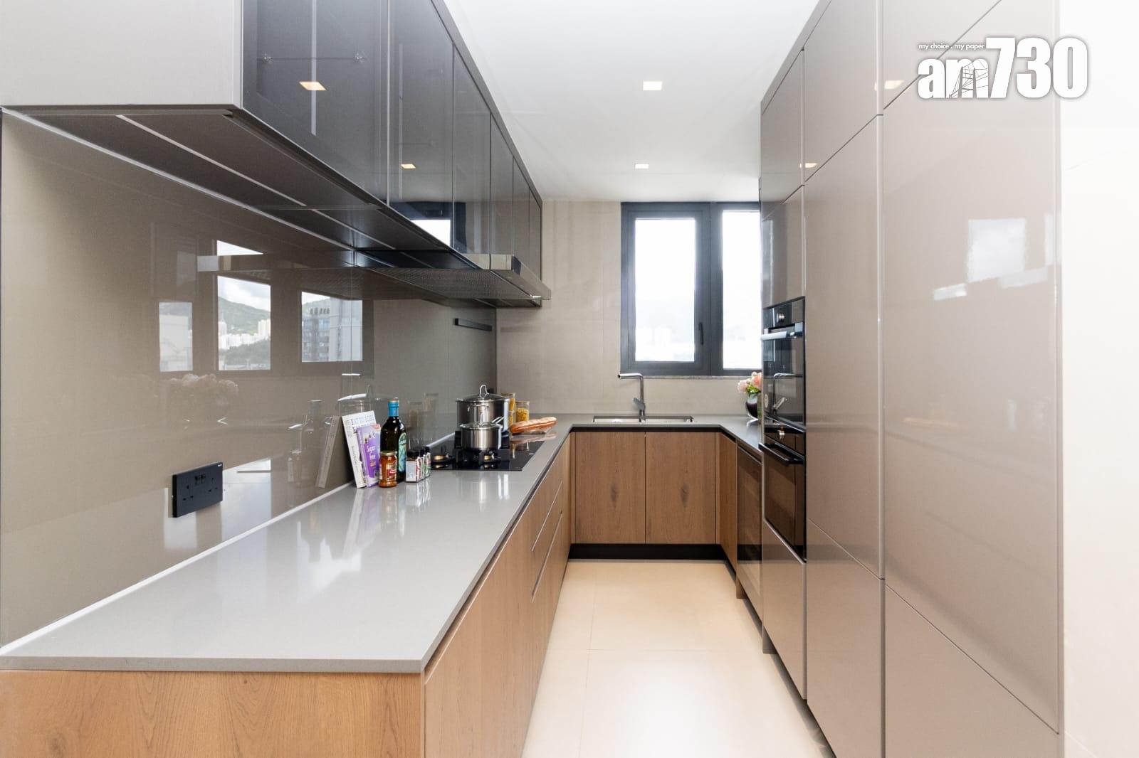 譽林示範單位|1386呎三房兩套連傢俬 落地玻璃窗擁覽加多利山景致 (多圖有片)|何文田新盤