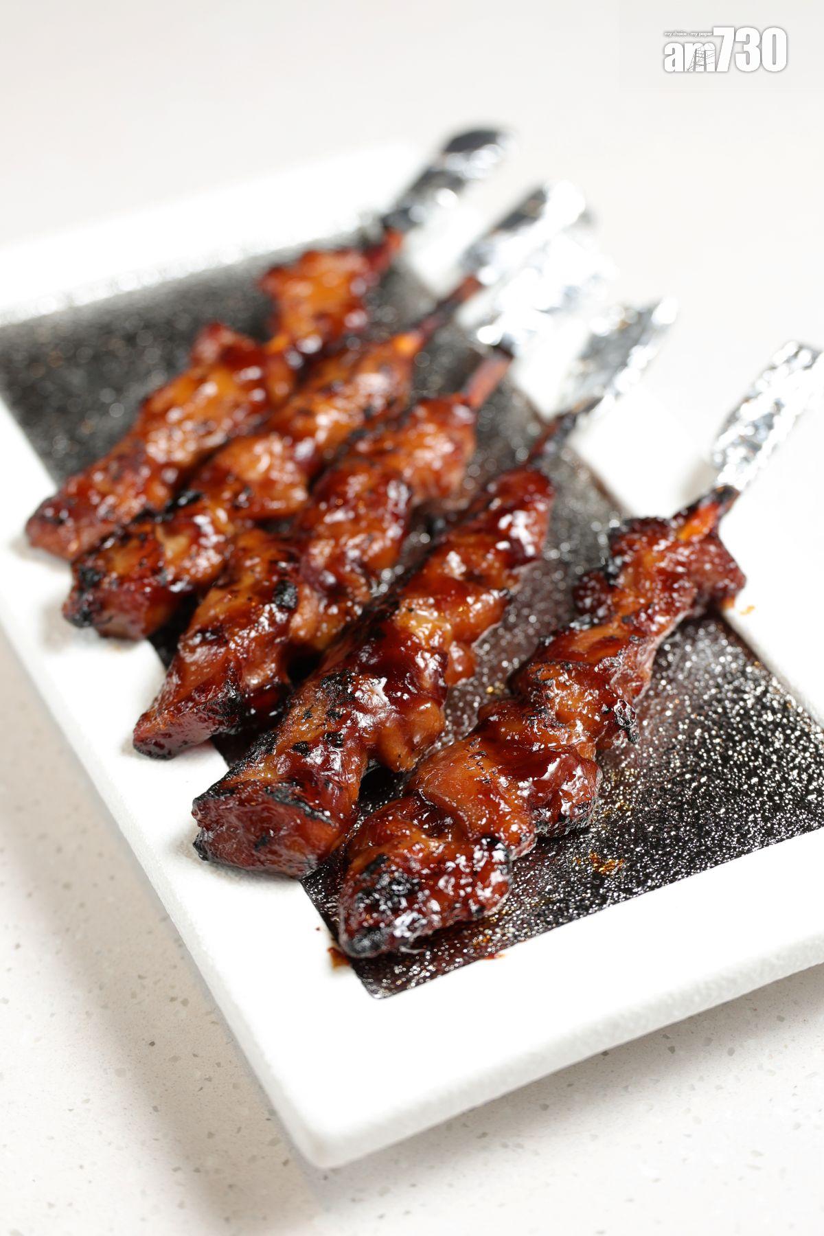 雞肉串燒($28/串,2串起)雞肉嫩滑,醬汁濃甜。