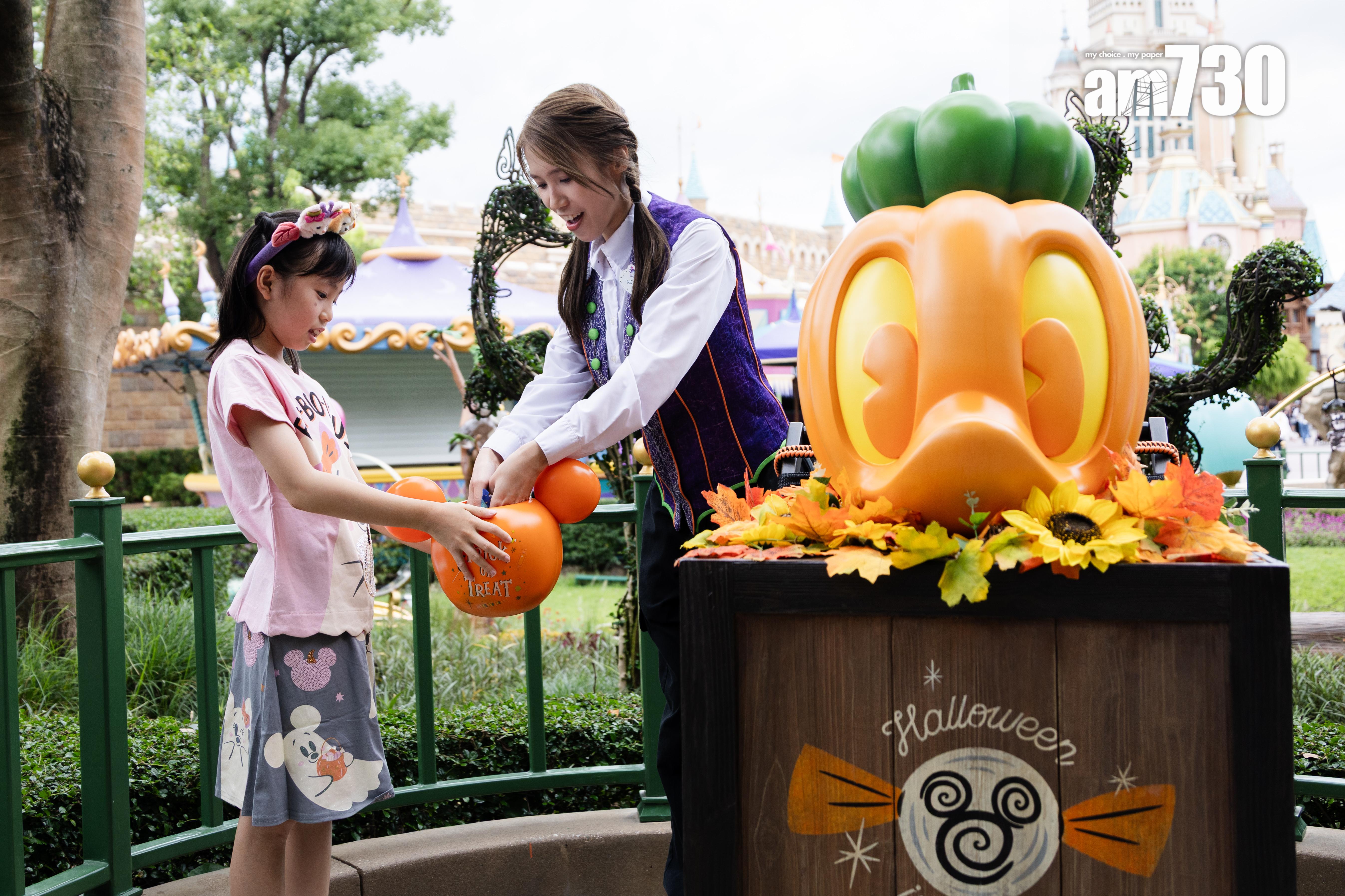 節日必玩的Trick-or-Treat遊戲。(周令知攝)