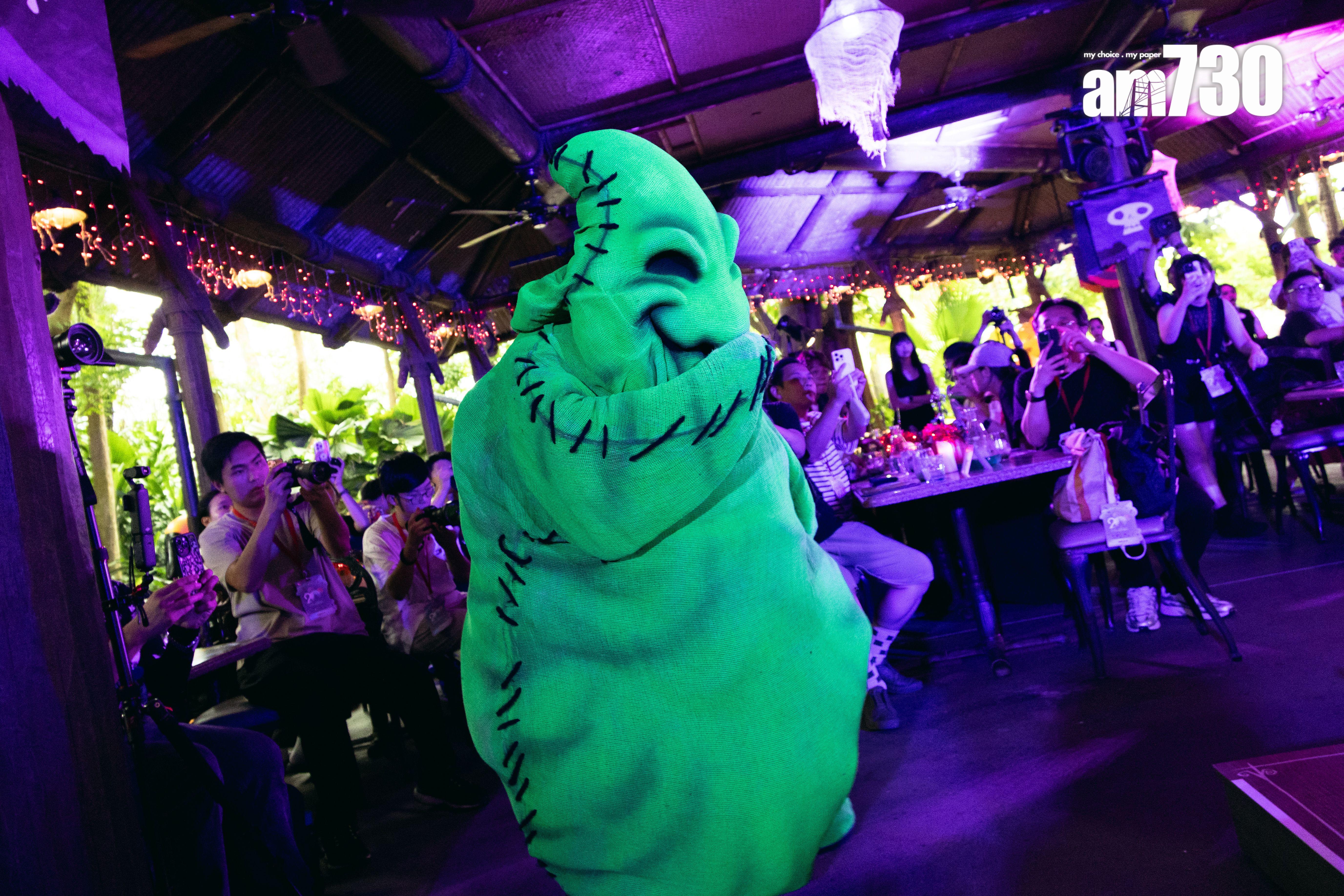 食客可一邊享用「阿Jack怪誕大餐」,一邊與阿Jack、莎莉與Oogie Boogie互動。(周令知攝)