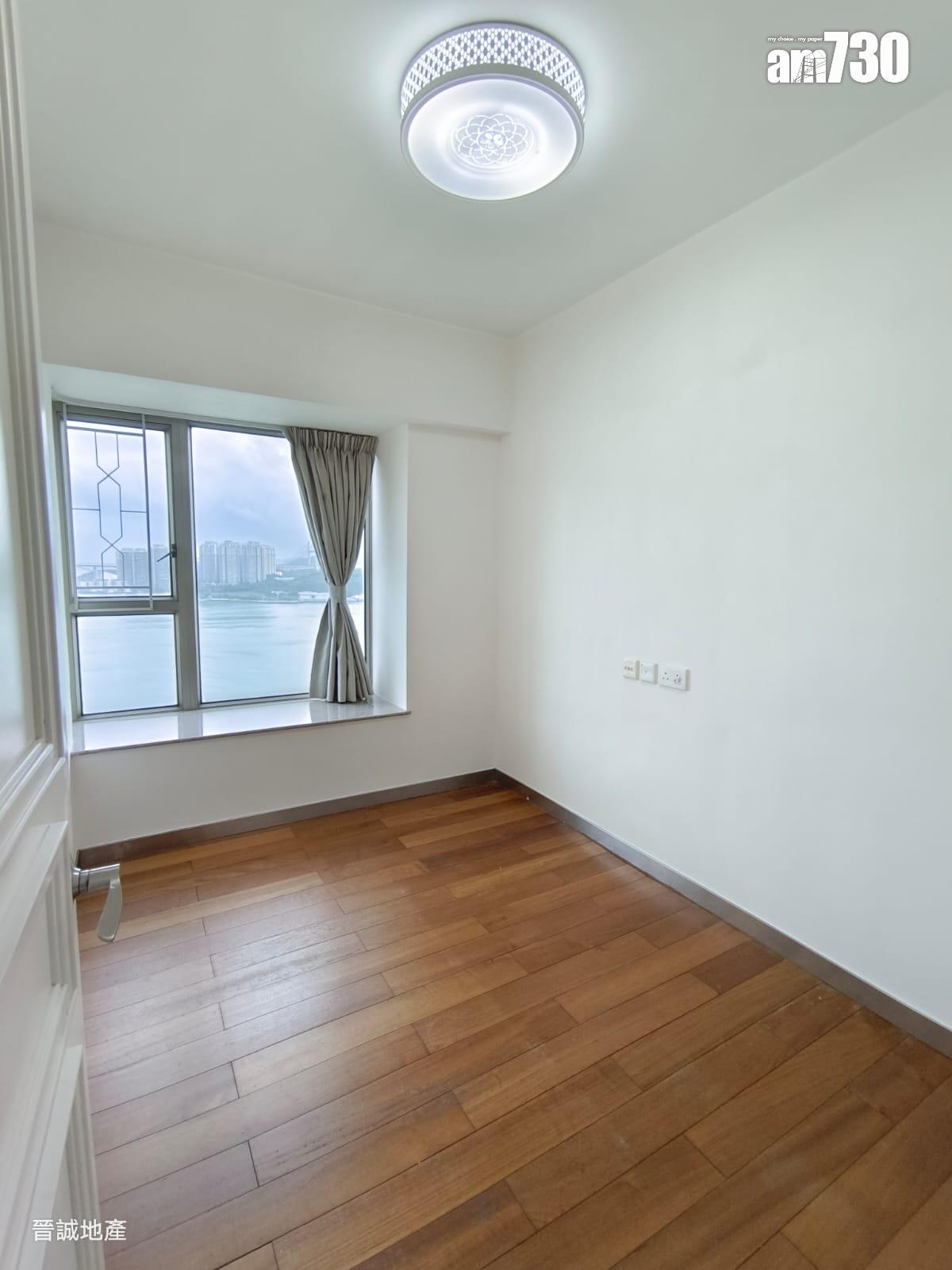 街坊客「無樓睇」照買!深井無遮擋海景三房套7年蝕230萬易主(有圖)|二手樓成交