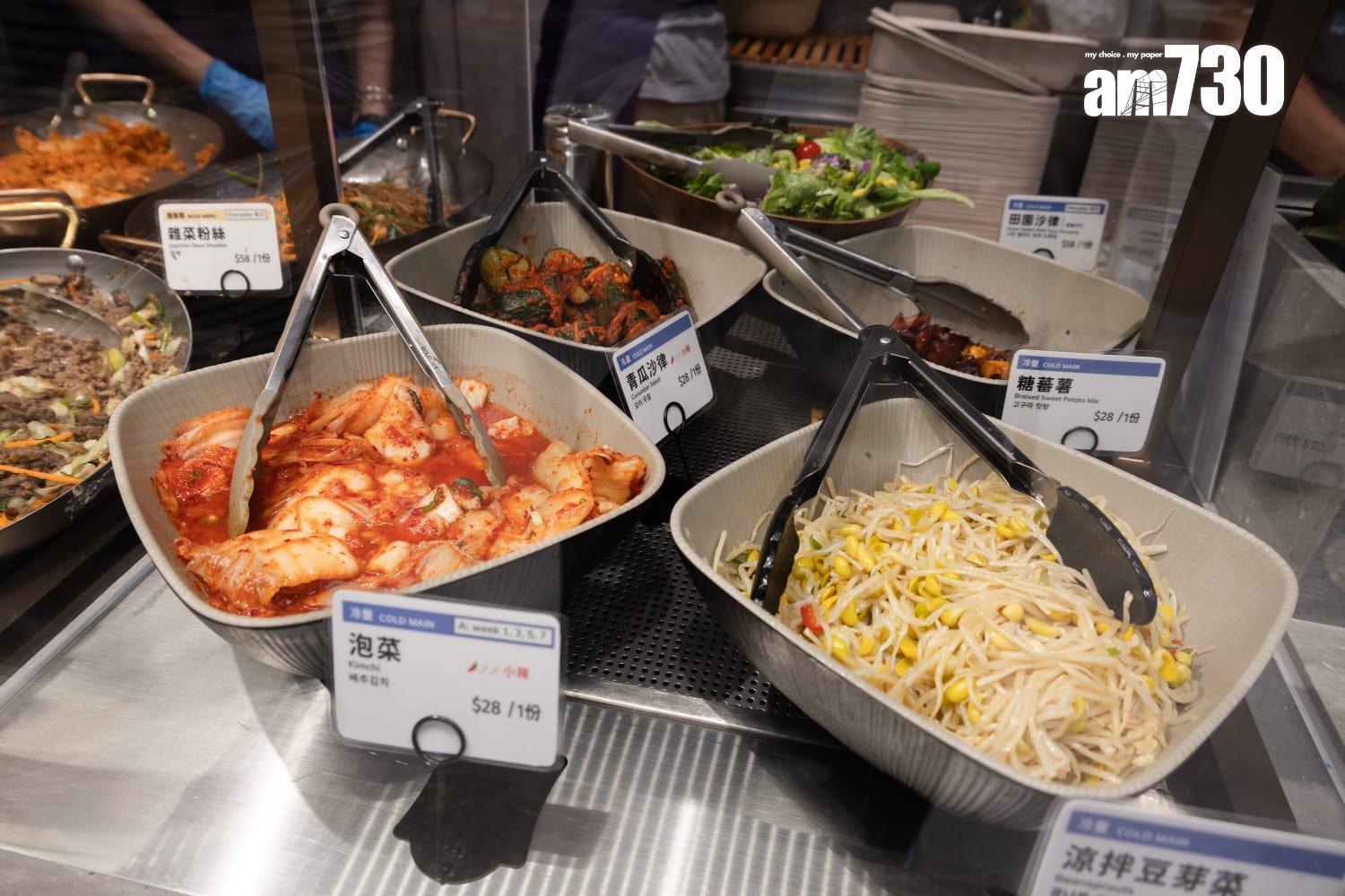 連鎖西餅店聖安娜餅屋突進軍兩餸飯市場,在太子分店推出50元「韓式兩餸飯」,提供堂食座位。(周令知攝)