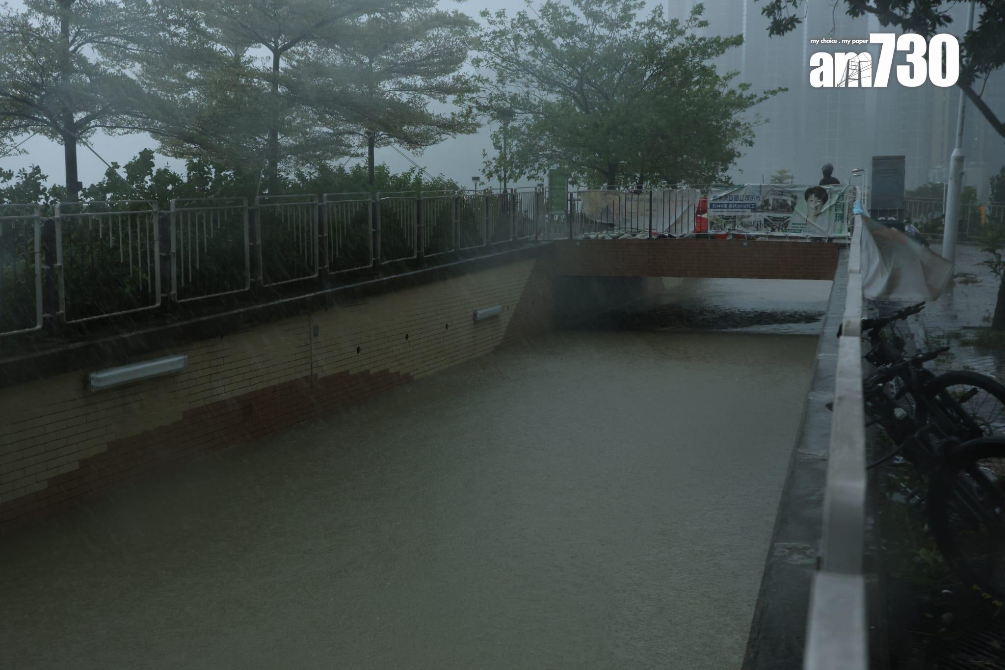 颱風樺加沙|十號波下將軍澳海水直接湧岸(林俊源攝)