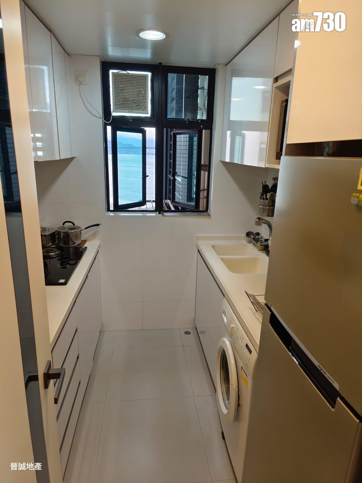 業主肯減價!上車客742萬買到海景兩房連車位 呎價僅1.1萬(有圖)|二手樓成交