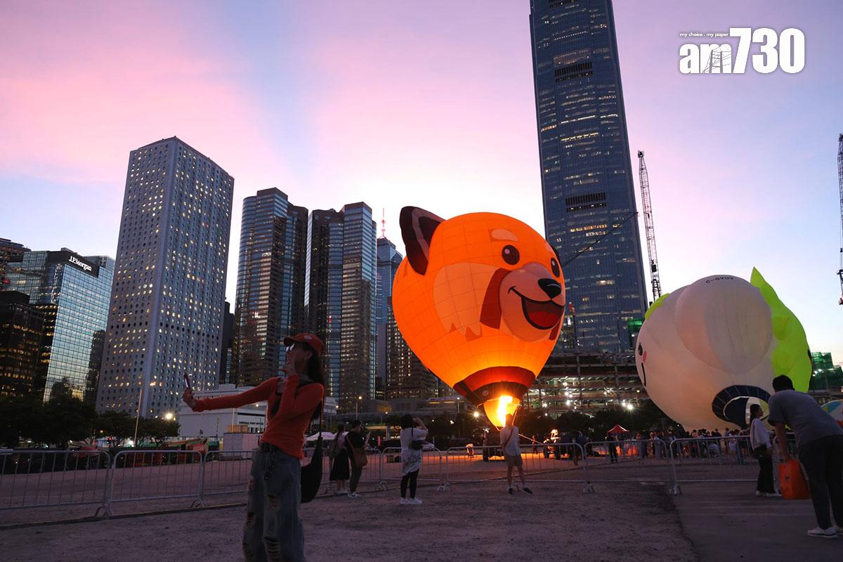 香港國際熱氣球節一連4日在中環海濱舉行,惟因未獲政府批准,熱氣球不得接載公眾。(林俊源攝)