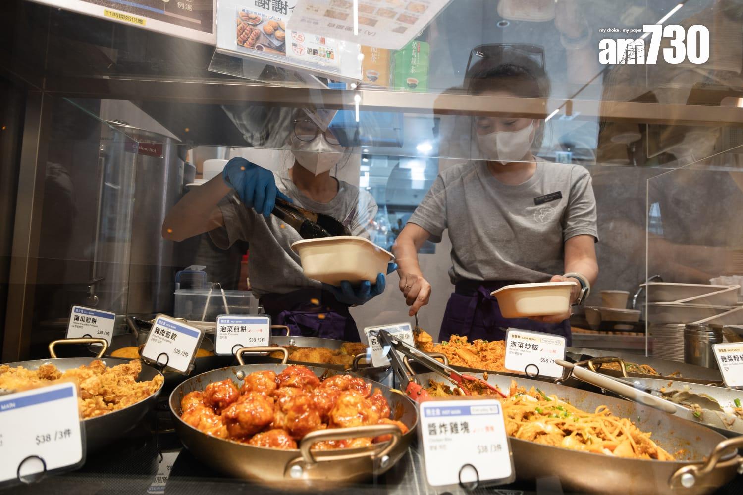 連鎖西餅店聖安娜餅屋突進軍兩餸飯市場,在太子分店推出50元「韓式兩餸飯」,提供堂食座位。(周令知攝)