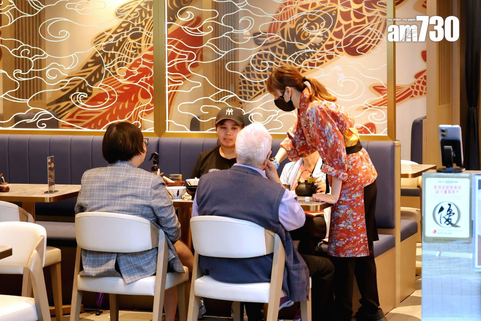 施政報告2025|明起優化「補充勞工計劃」,聘侍應等延至6周。(林俊源攝)