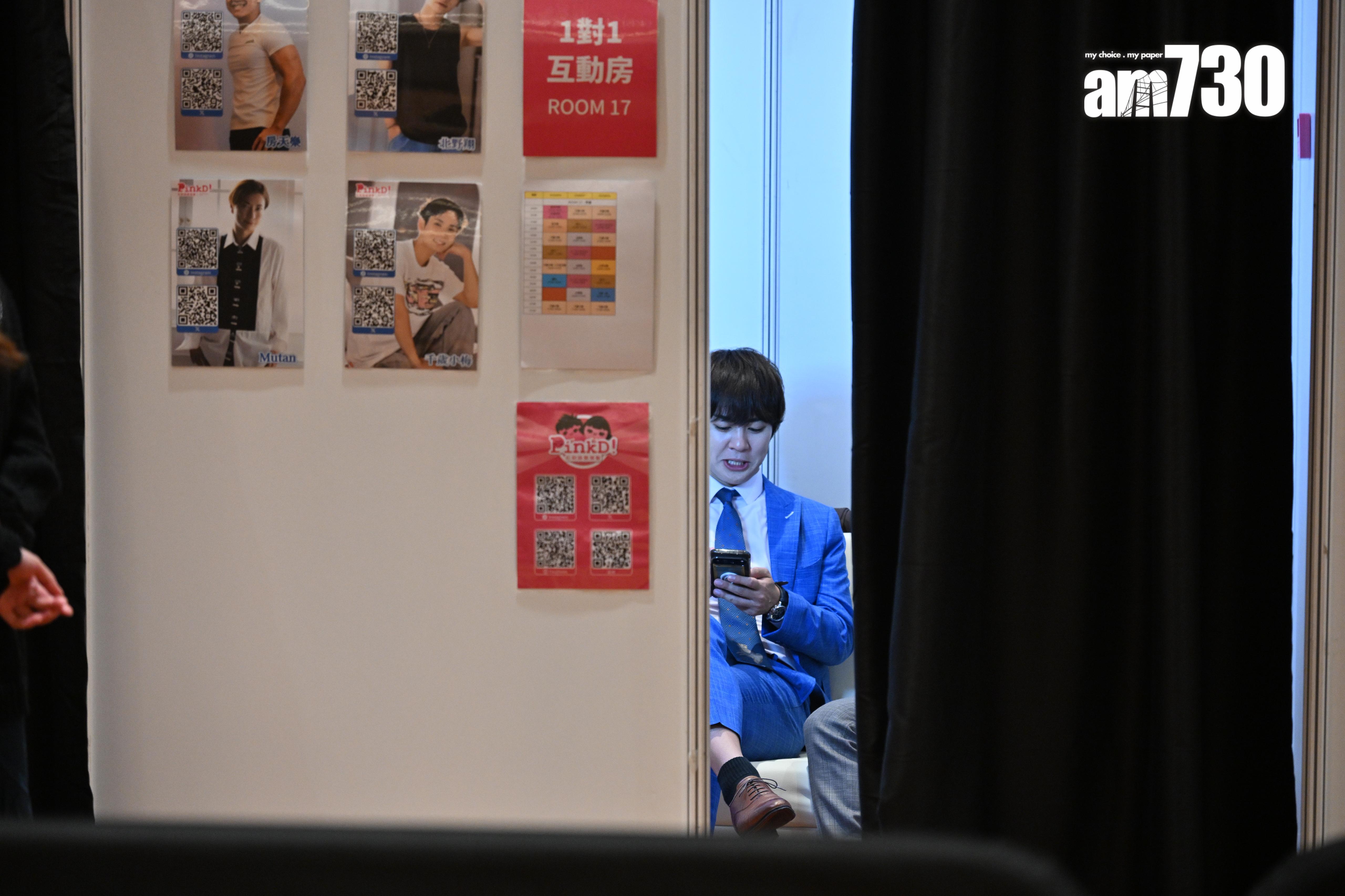 是次成人娛樂博覽邀請接近40位來自日本、台灣的人氣男優及女優隆重登場。 (娛樂組攝)