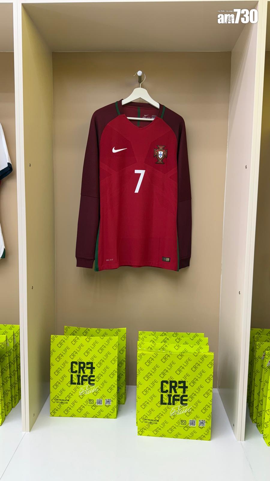 CR7 LIFE官方店@時代廣場,設更衣室主題的打卡位。