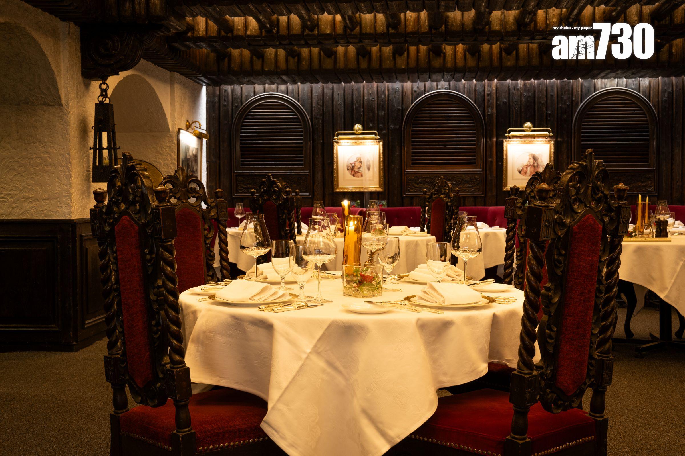 動用超過7,000條杉木築構橫樑天花和牆壁。(吳康琦攝)