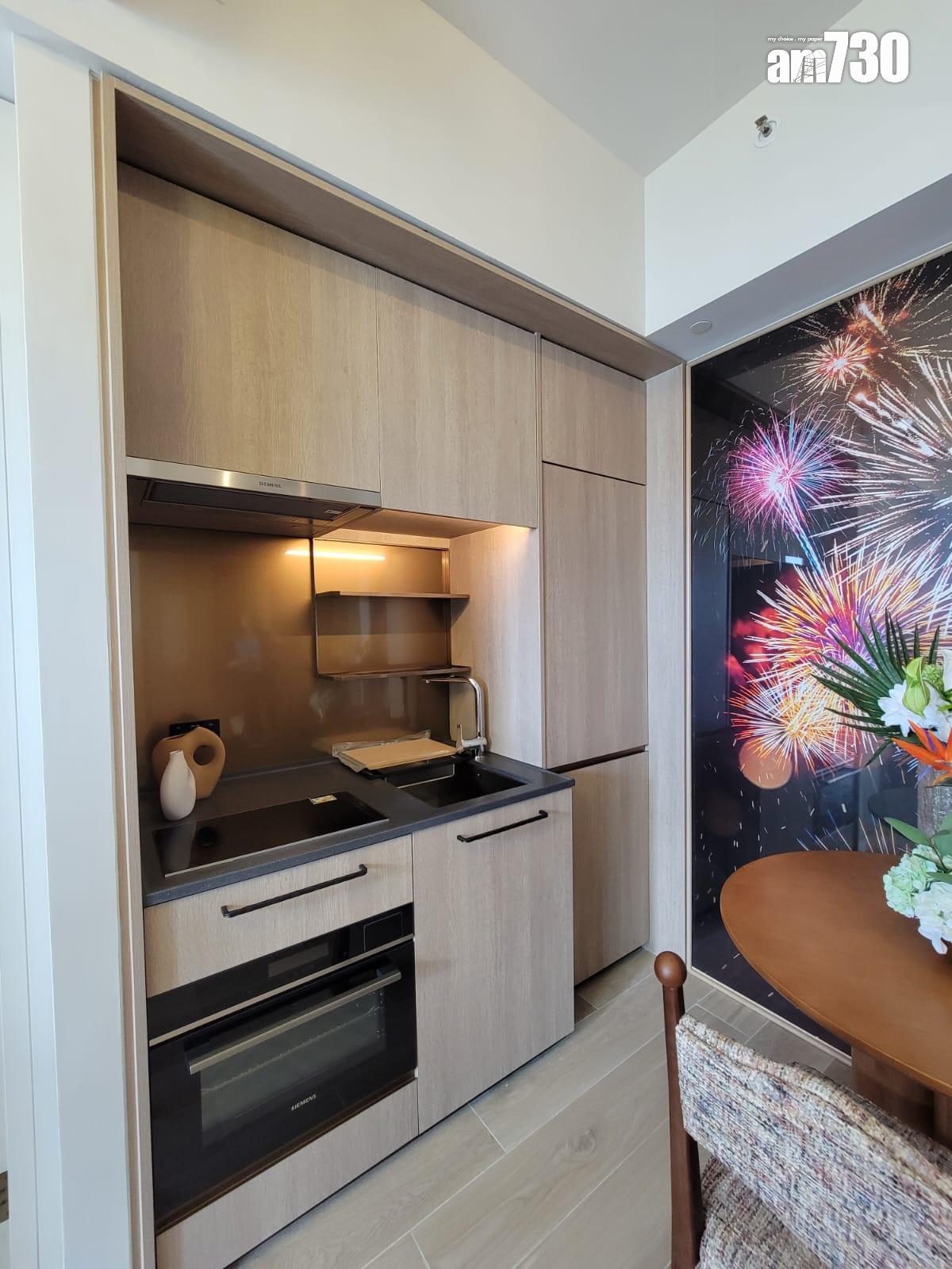 柏蔚森示範單位|385呎交樓標準兩房 前迎維港海景(多圖有片)|啟德新盤