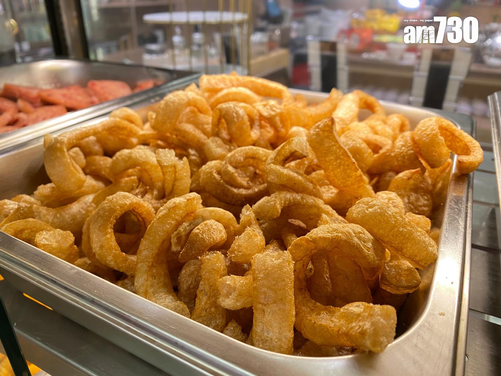 放題自助泰式炸物有清邁炸豬皮。