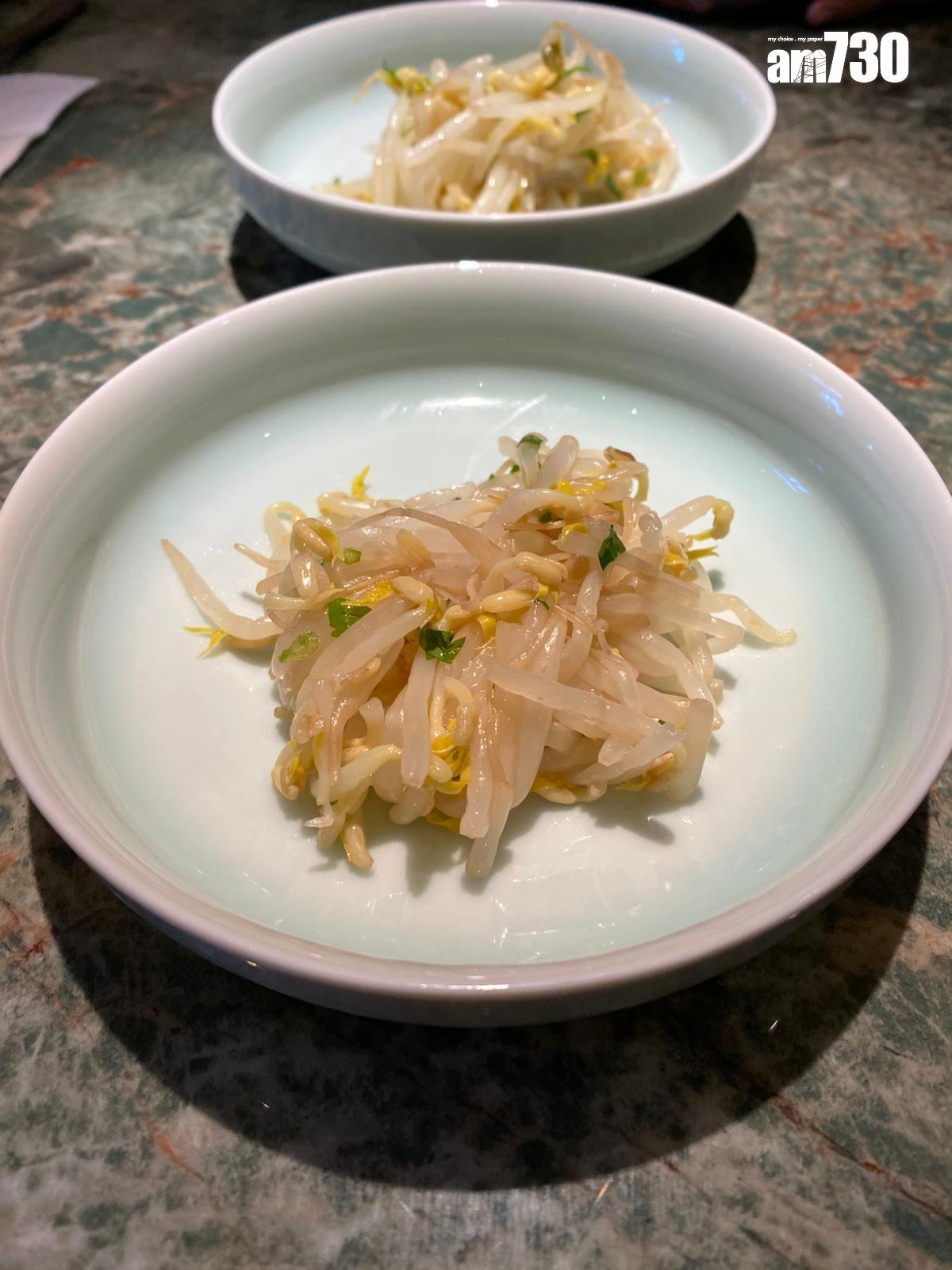 涼拌芽菜粗身爽口,佐麵吃更感清新。