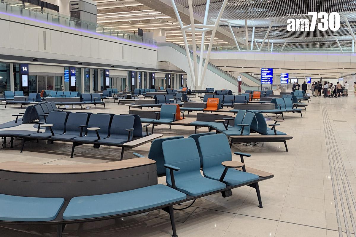 新二號客運大樓的旅遊車總站2025年9月啟用。(羅庸軒攝)