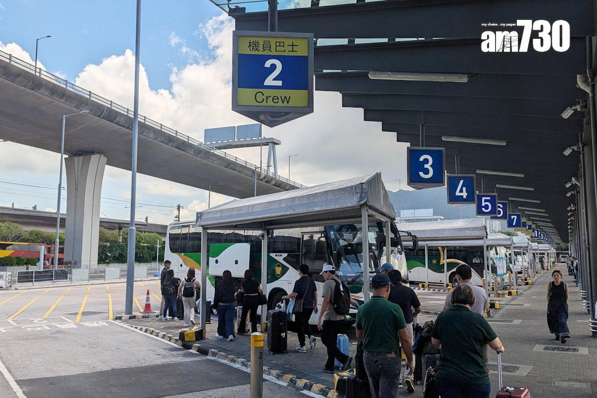 機場一號停車場臨時旅遊車總站停用後,將改為車隊的士及預約的士上落客區。(羅庸軒攝)