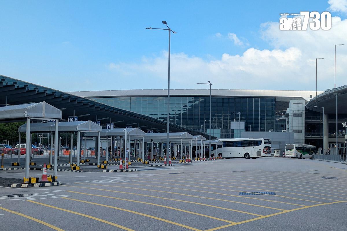 機場一號停車場臨時旅遊車總站停用後,將改為車隊的士及預約的士上落客區。(羅庸軒攝)