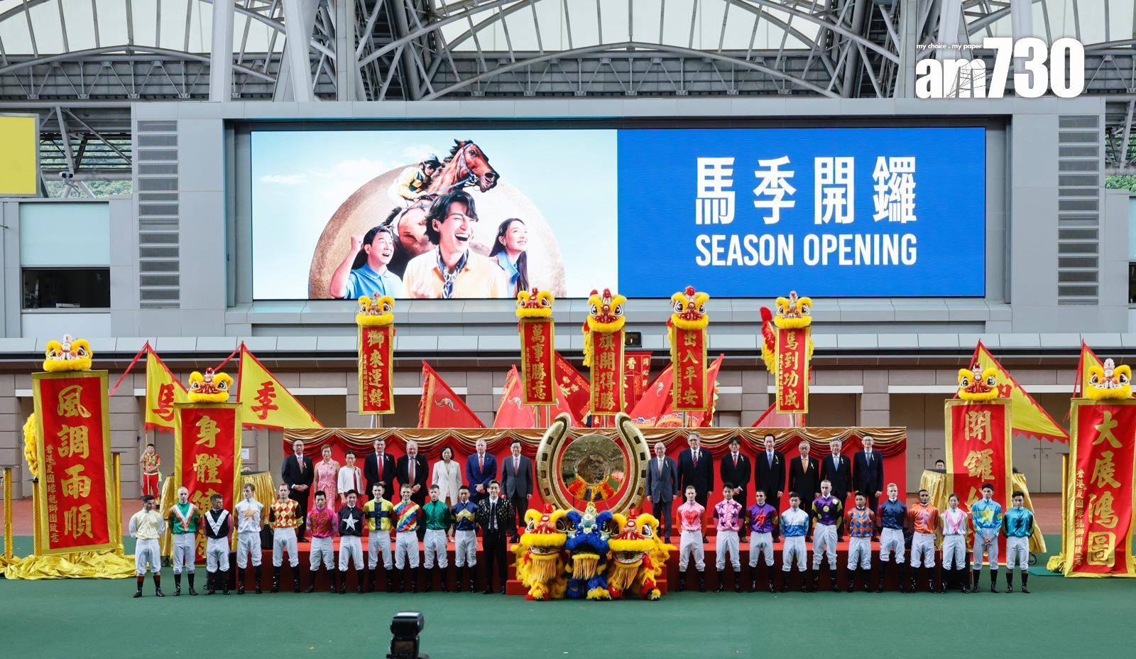 馬會今日開鑼 打風無阻馬迷熱情 (蘇文傑攝)