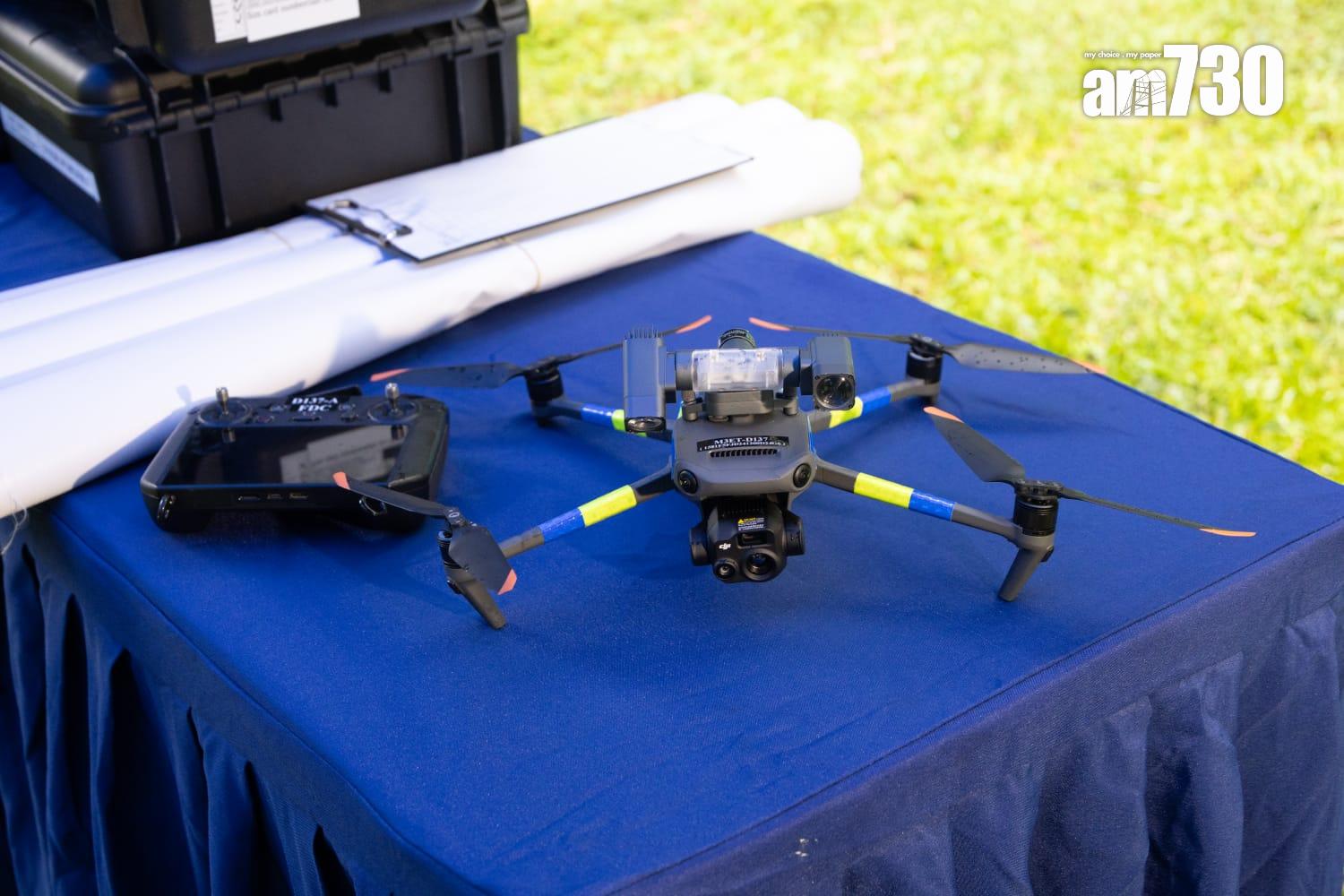 警方於荃錦公路打擊交通違例。(周令知攝)