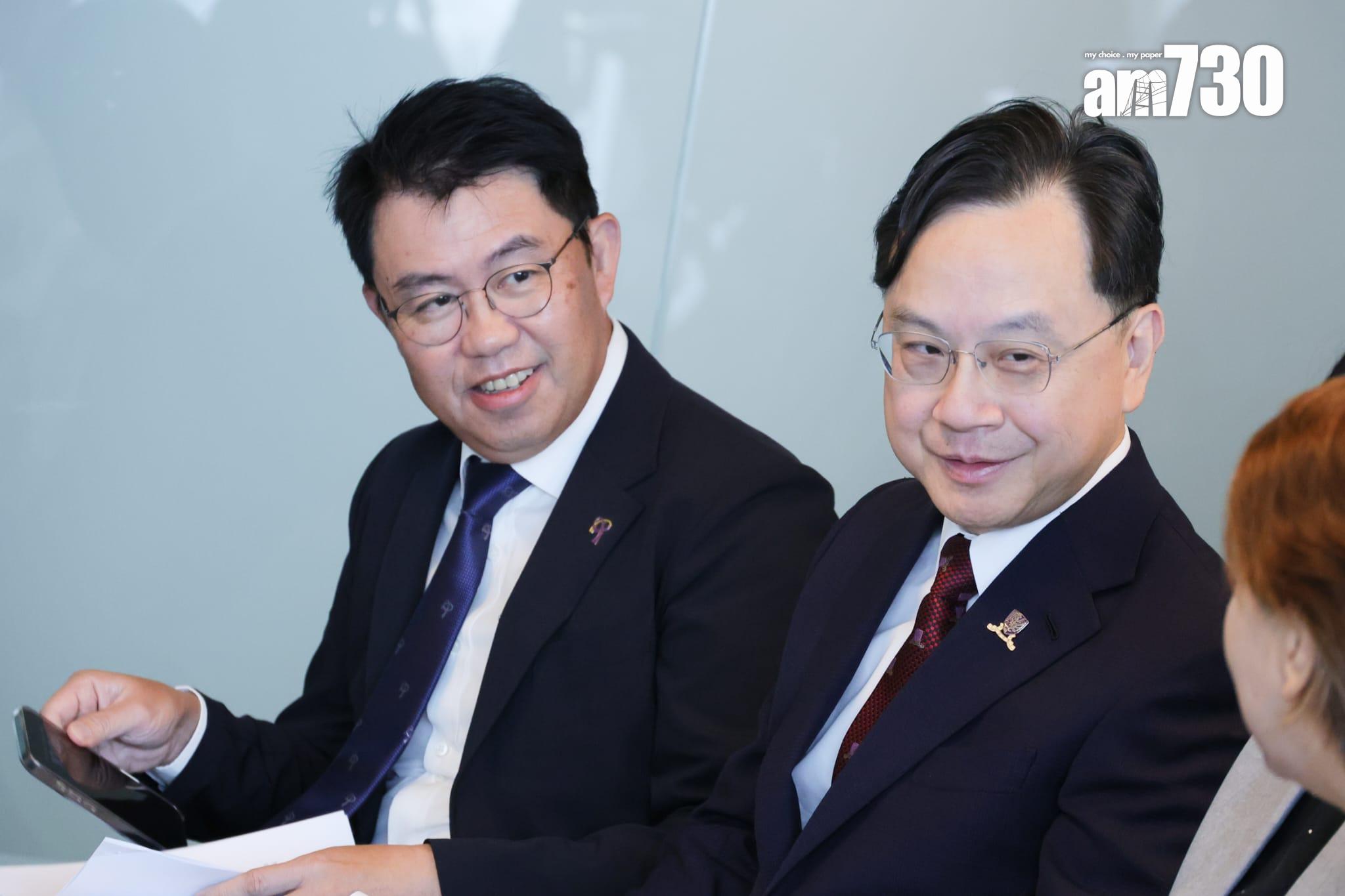 中大醫院董事會主席盧煜明及行政總裁鍾健禮。(吳康琦攝)