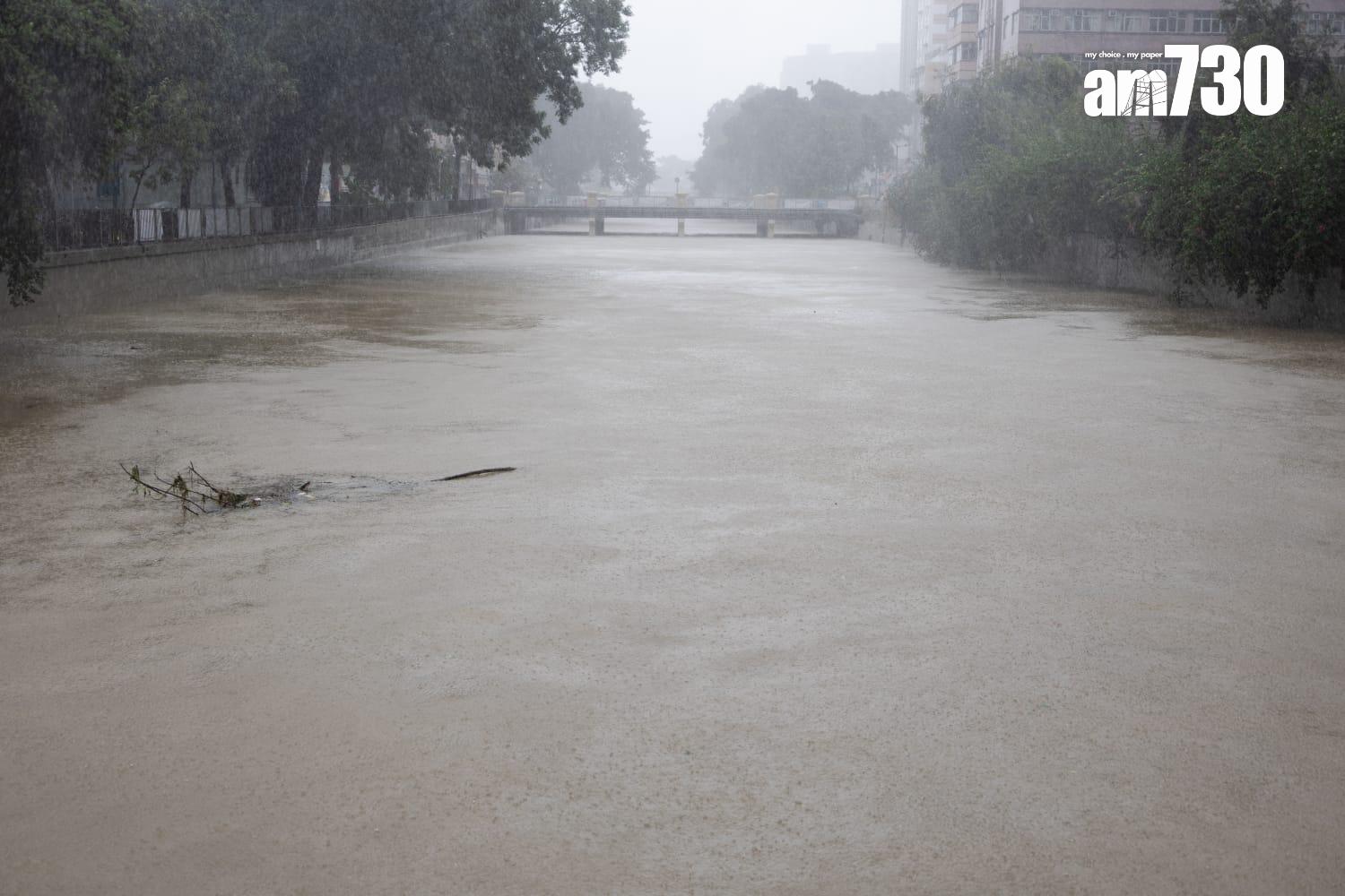 颱風樺加沙|十號波下元朗狀況。(周令知攝)