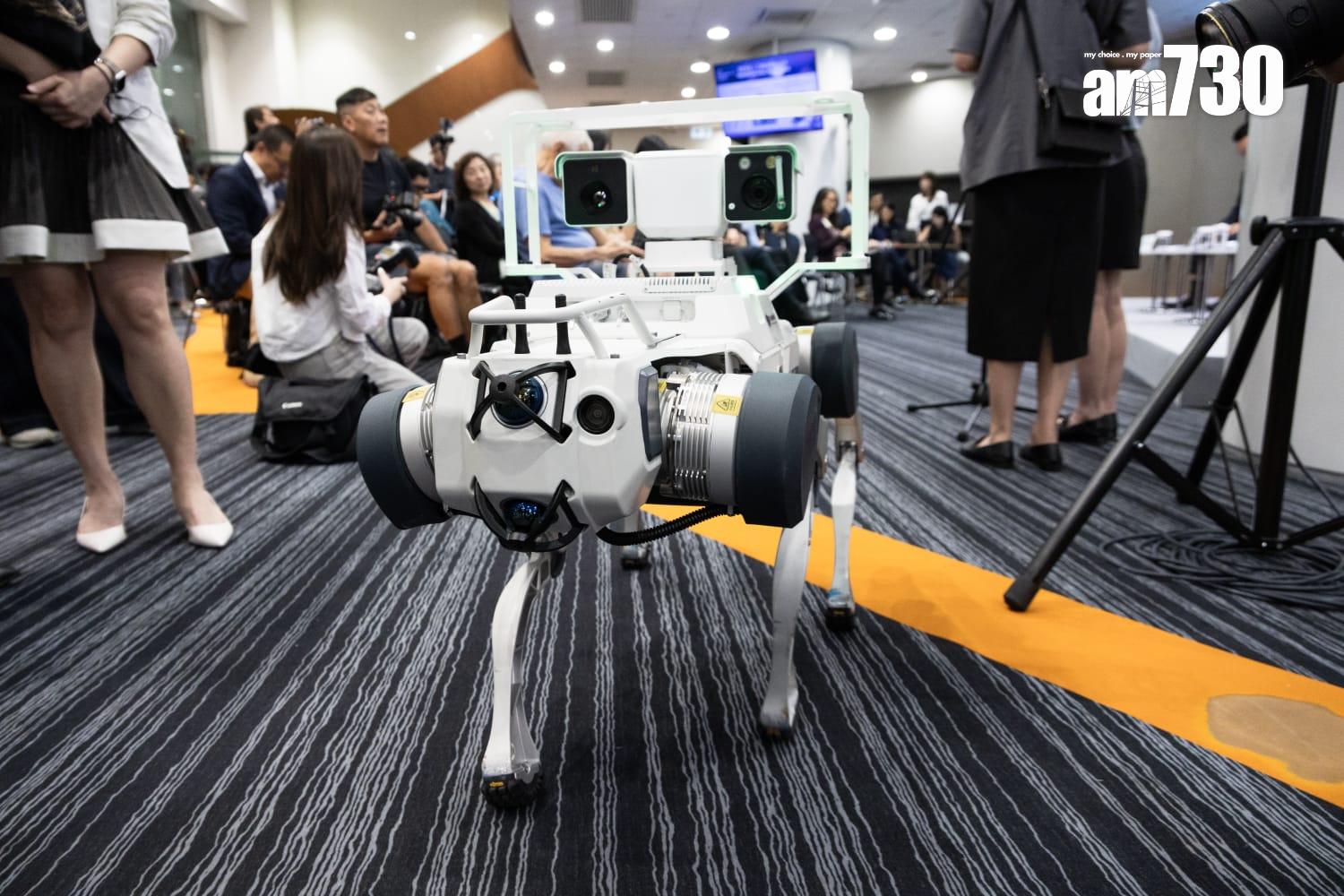 貿發局下月辦4大科技展 展商展示智能眼鏡 自動移動棋盤 (周令知攝)