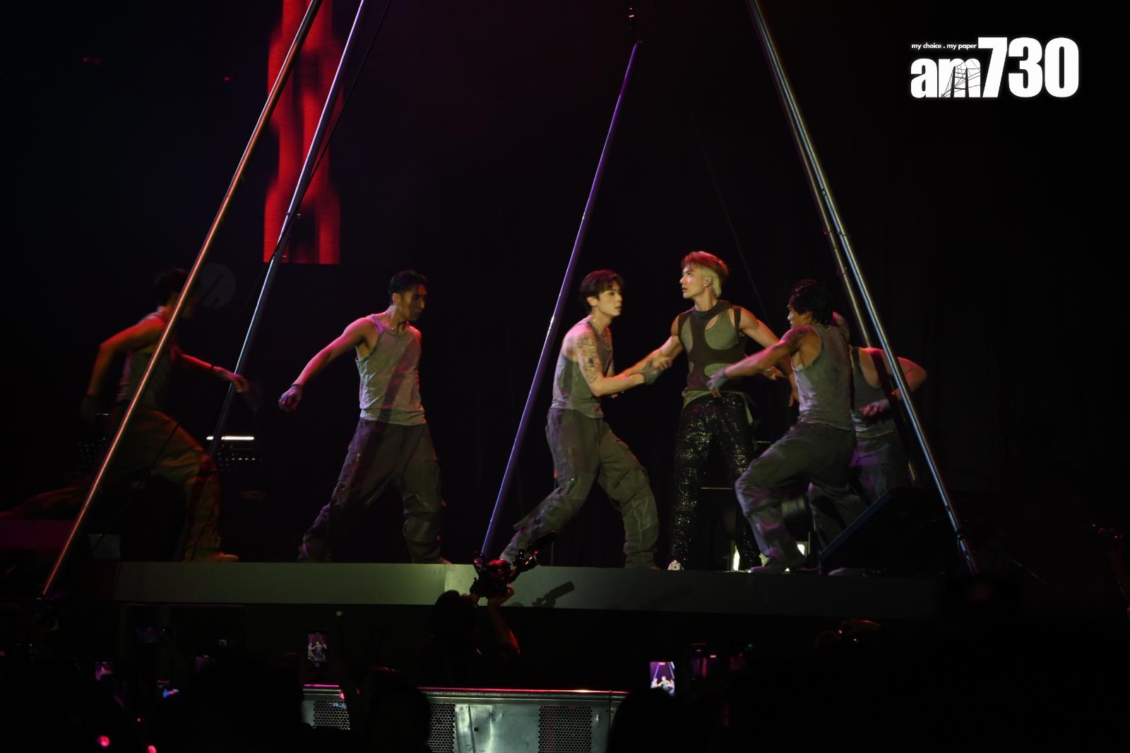 關智斌表演空中pole dace時象出意外。