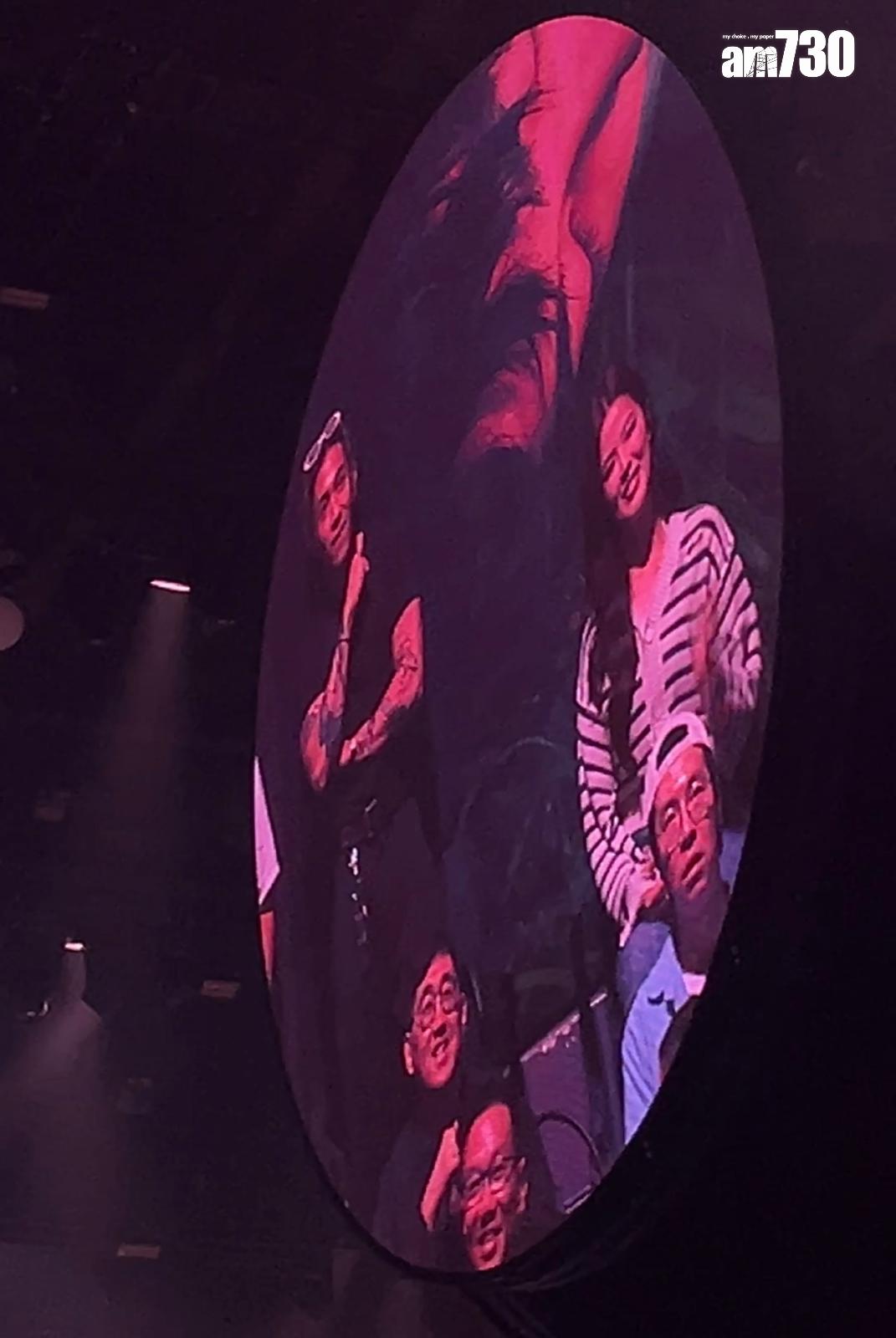 Tyson與太太Christy一齊睇家謙演唱會,當被宣萱指他的歌是《Jessica》時,尷尬點頭。(林俊源攝)