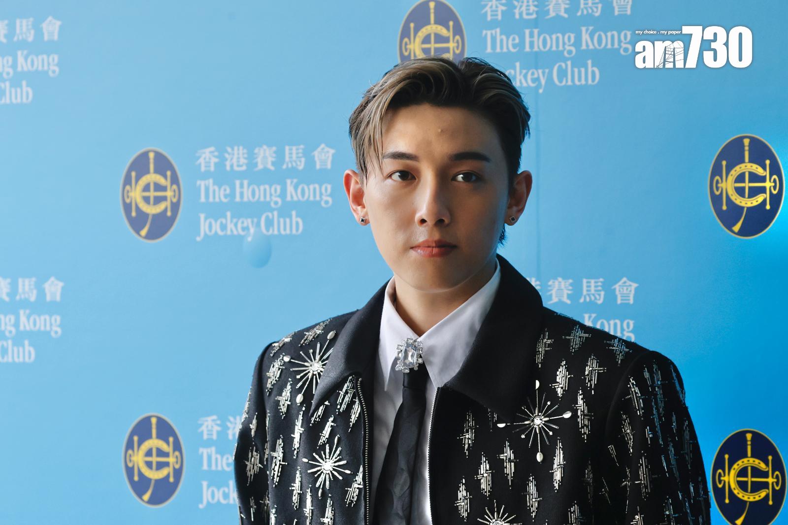 MC張天賦繼3月為沙田馬場打吡賽後,相隔半年馬季開鑼,再次擔任表演嘉賓。(蘇文傑攝)