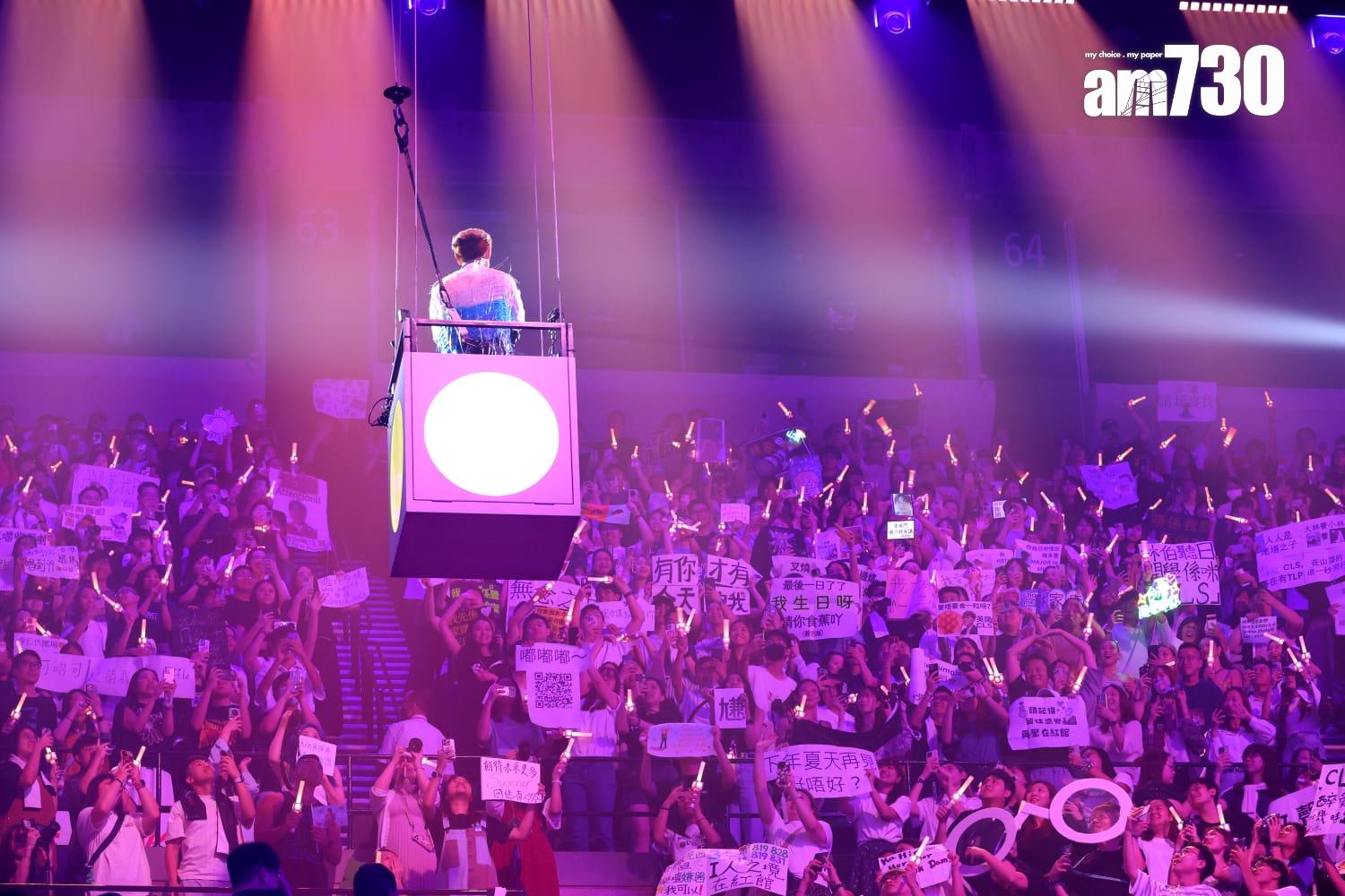 林家謙坦言紅館360吊車的高空裝置,審批程序頗困難。(林俊源攝)