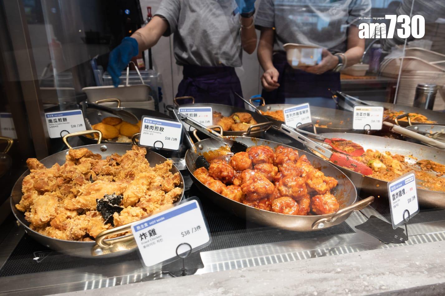 連鎖西餅店聖安娜餅屋突進軍兩餸飯市場,在太子分店推出50元「韓式兩餸飯」,提供堂食座位。(周令知攝)