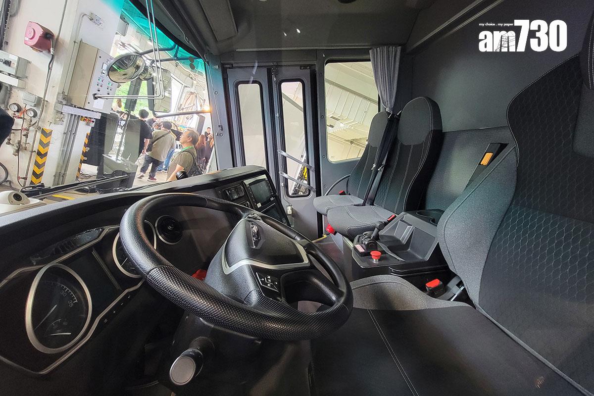 食環署引入的3輛宇通左軚氫能電動洗街車,已於今年6月投入服務。(資料圖片/鍾式明攝)