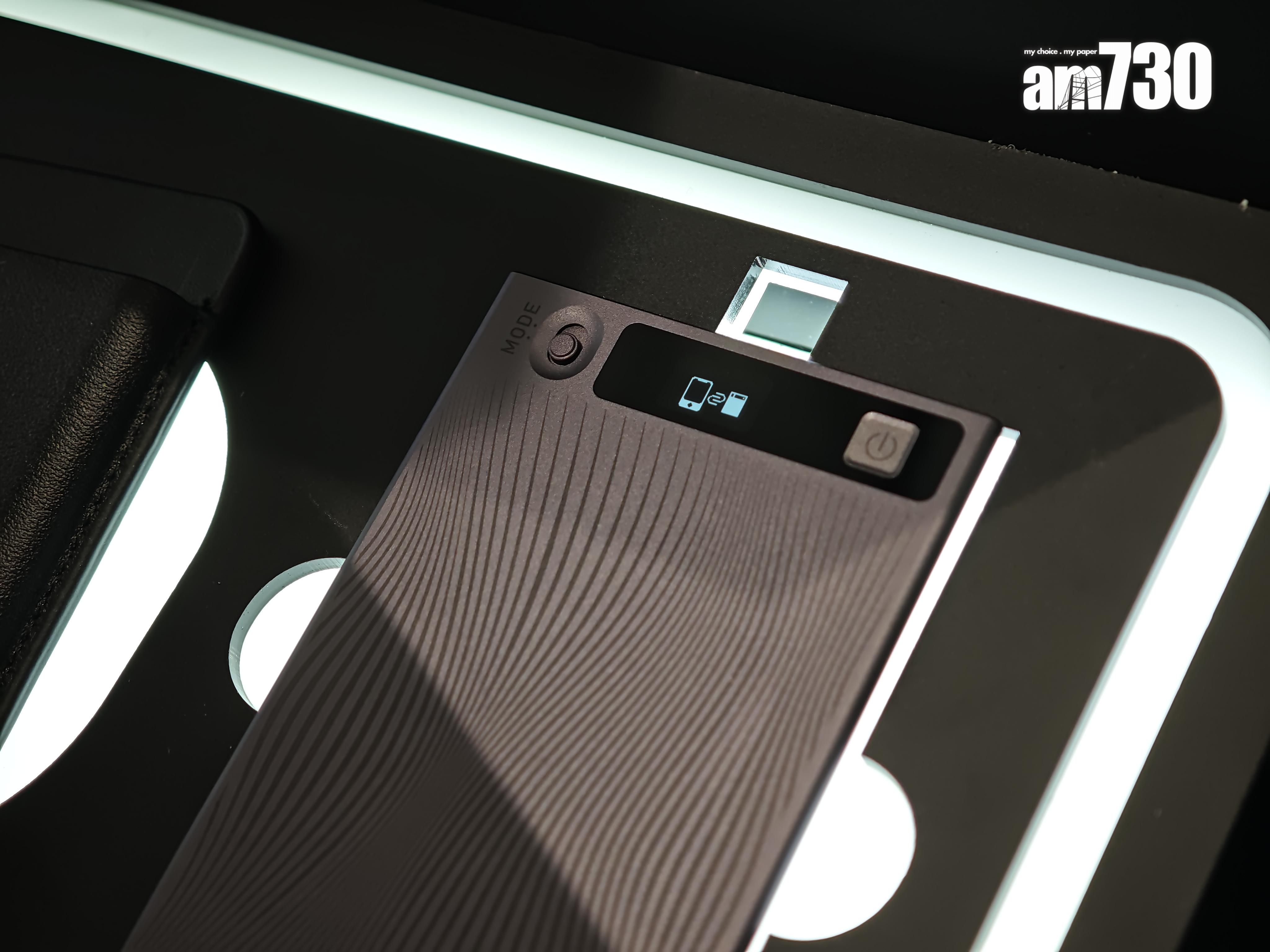 TicNote智能錄音卡機上有迷你LED及按鍵。