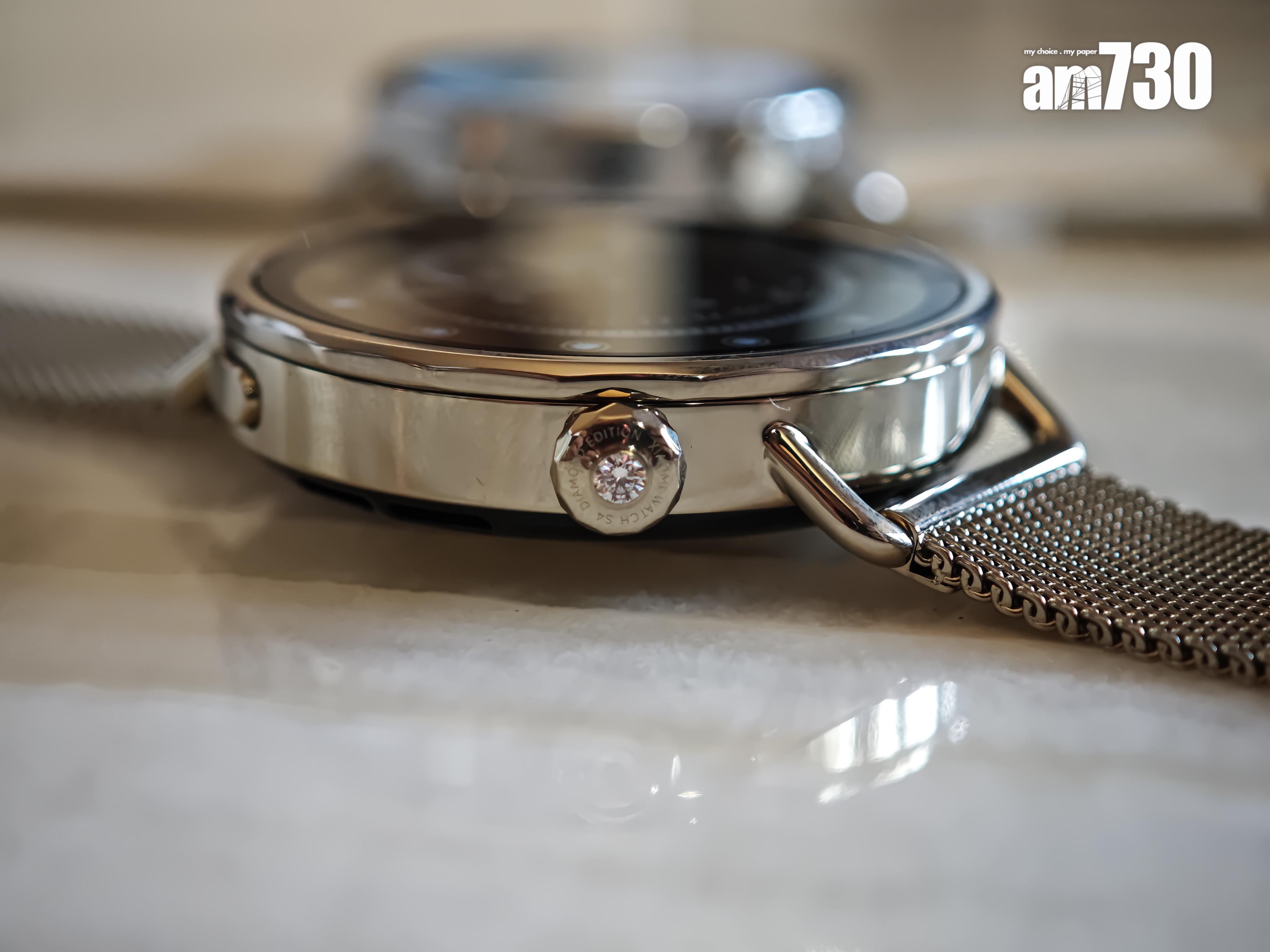 Xiaomi Watch S4 41mm日落金版本錶冠有鑲嵌實驗室培育鑽石。