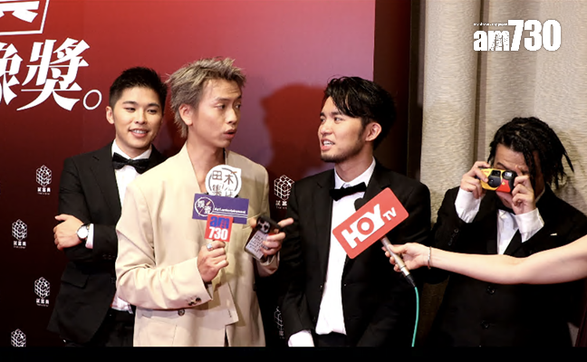 游學修、許賢和蘇致豪受訪期,Locker「亂入」,笑指他們將繼續在球場上聯誼。(娛樂組攝)