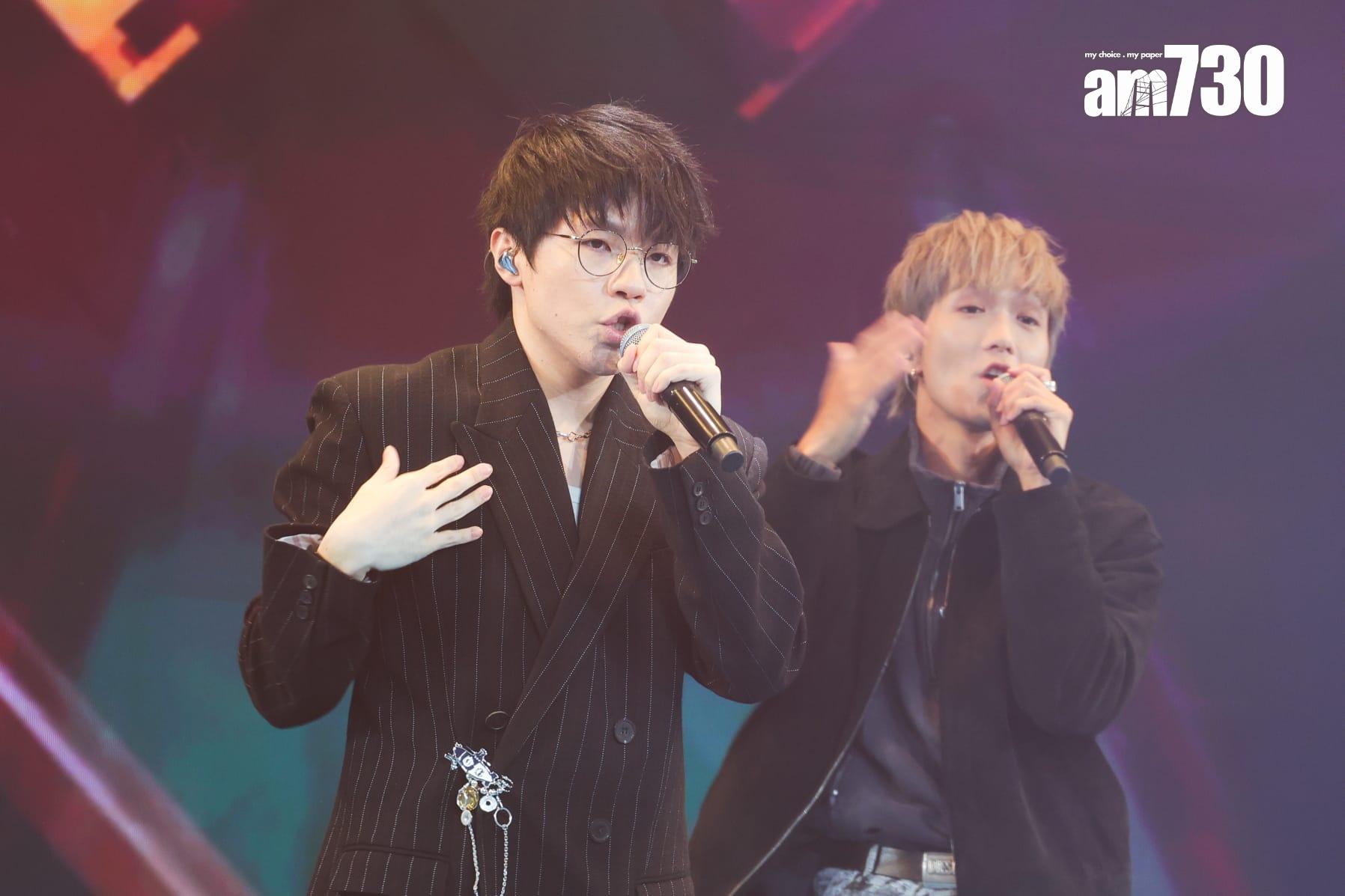 陳卓賢Ian負傷上陣,與MIRROR跳唱《Day 0》及《BOSS》。(吳康琦攝)