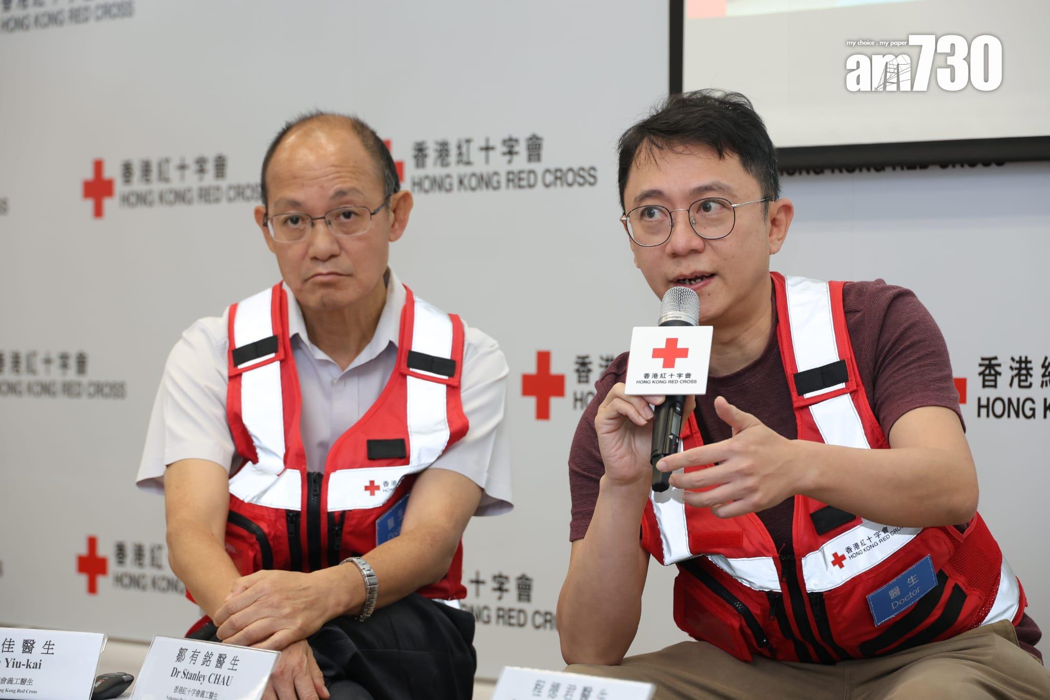 醫生歐耀佳及鄒有銘分享救援工作的點滴。(林俊源攝)