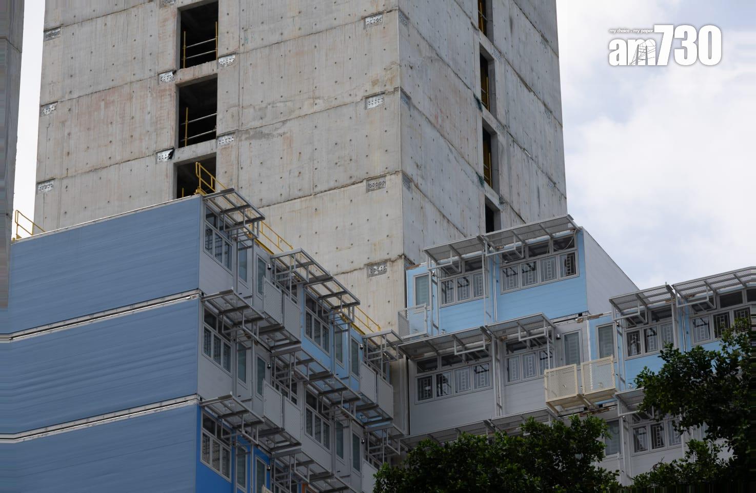 位於屯門和柴灣3個簡約公屋項目有螺絲被剪短。(蘇文傑攝)