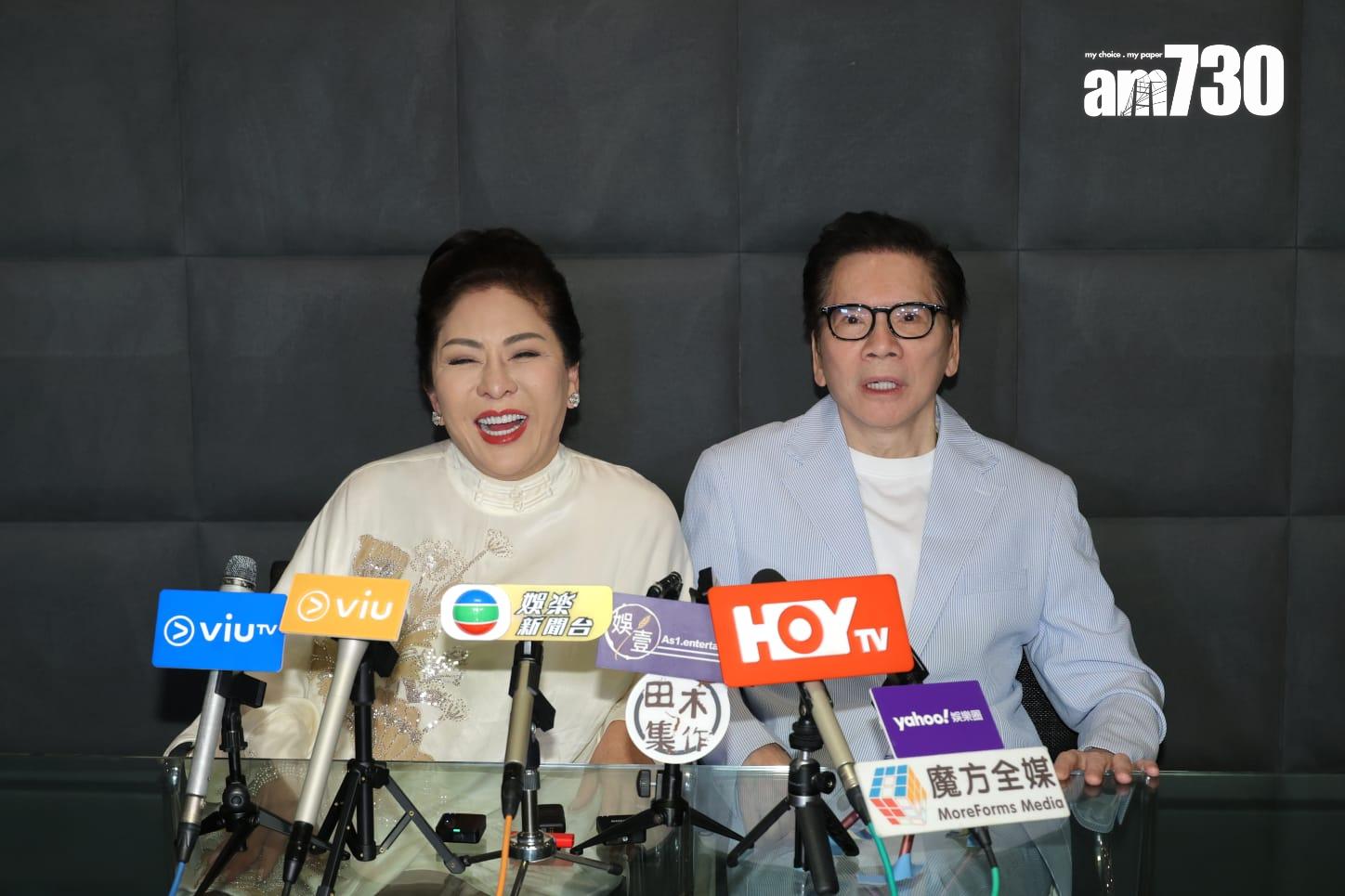 向華強、向太今午在上環辦公室開記招見傳媒。 (林俊源攝)