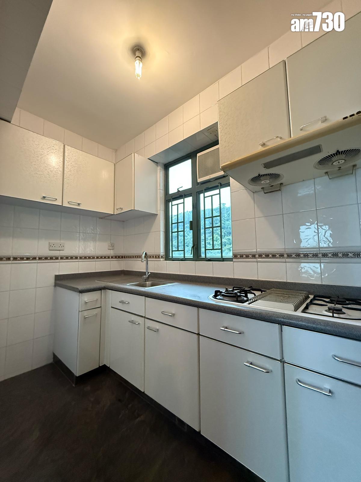 長情業主沽單邊全海景三房 呎價僅$8782 買入32年甩手賺逾六成(有圖)|二手樓成交