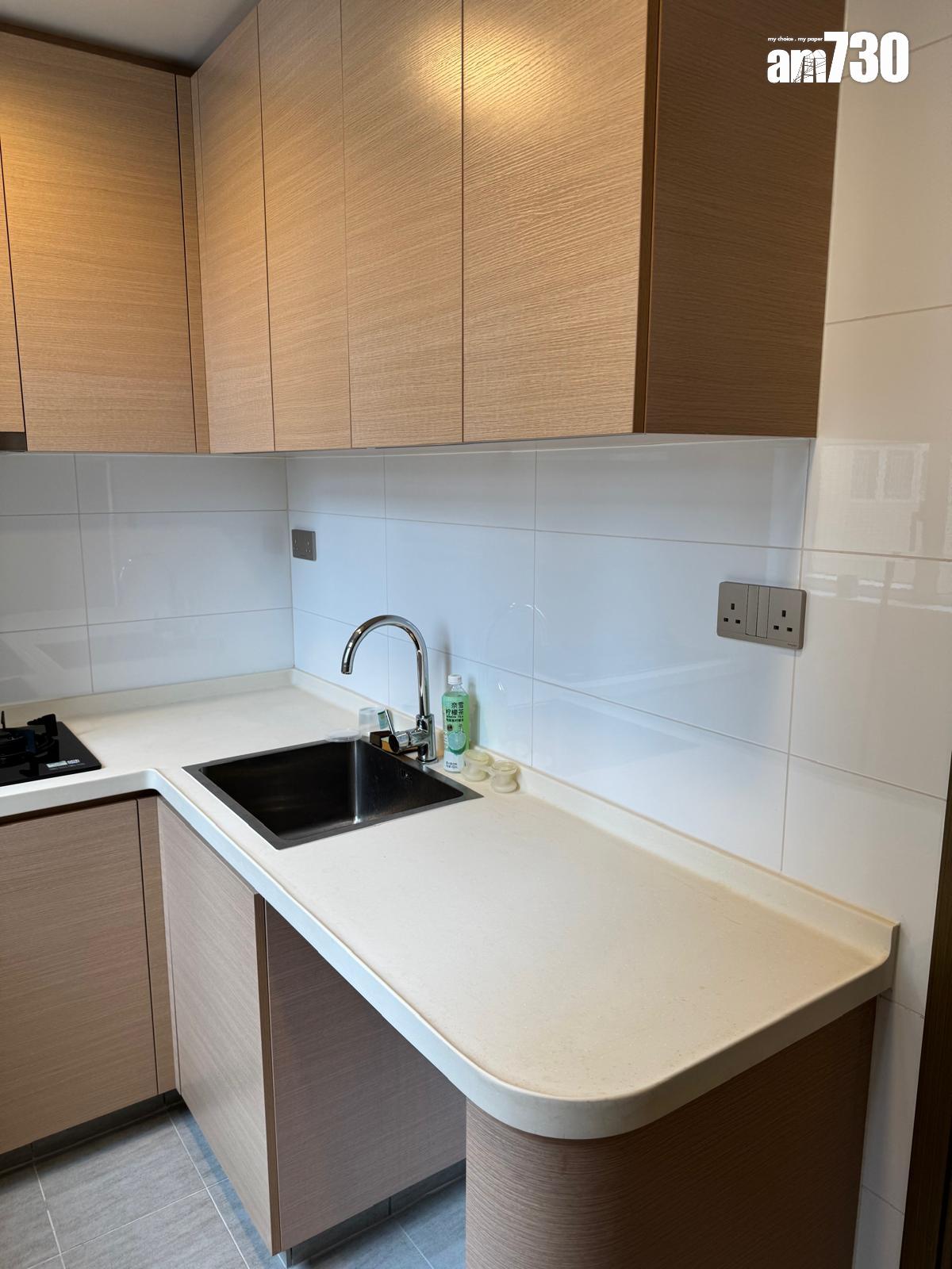 半新居屋連裝修兩房3個月減價40萬 成交呎價「9字頭」(多圖)|二手成交