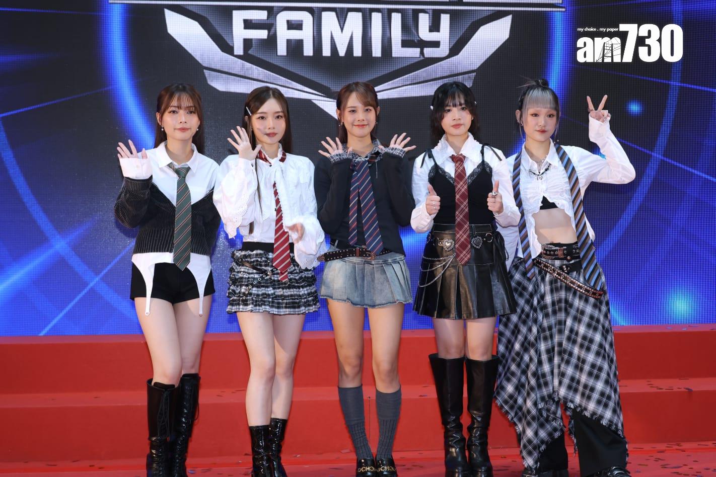 5G成員楊安妮、鍾卓穎、葛綽瑤、許寶恆、何洛瑤。(林俊源攝)