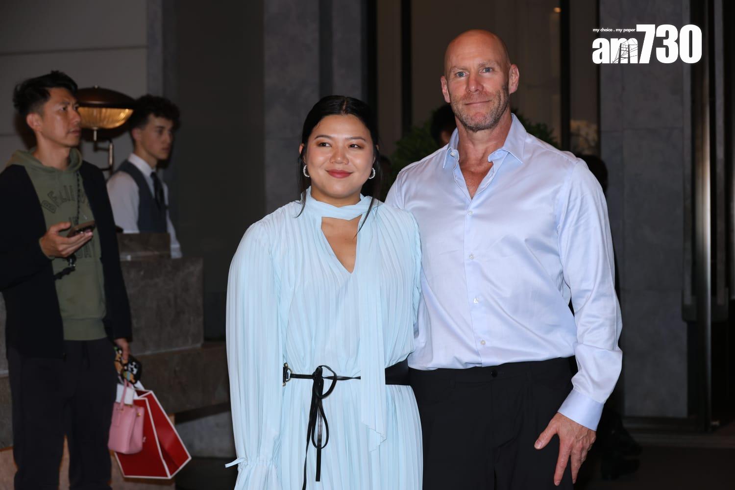 鄧小巧與丈夫 (林俊源攝)