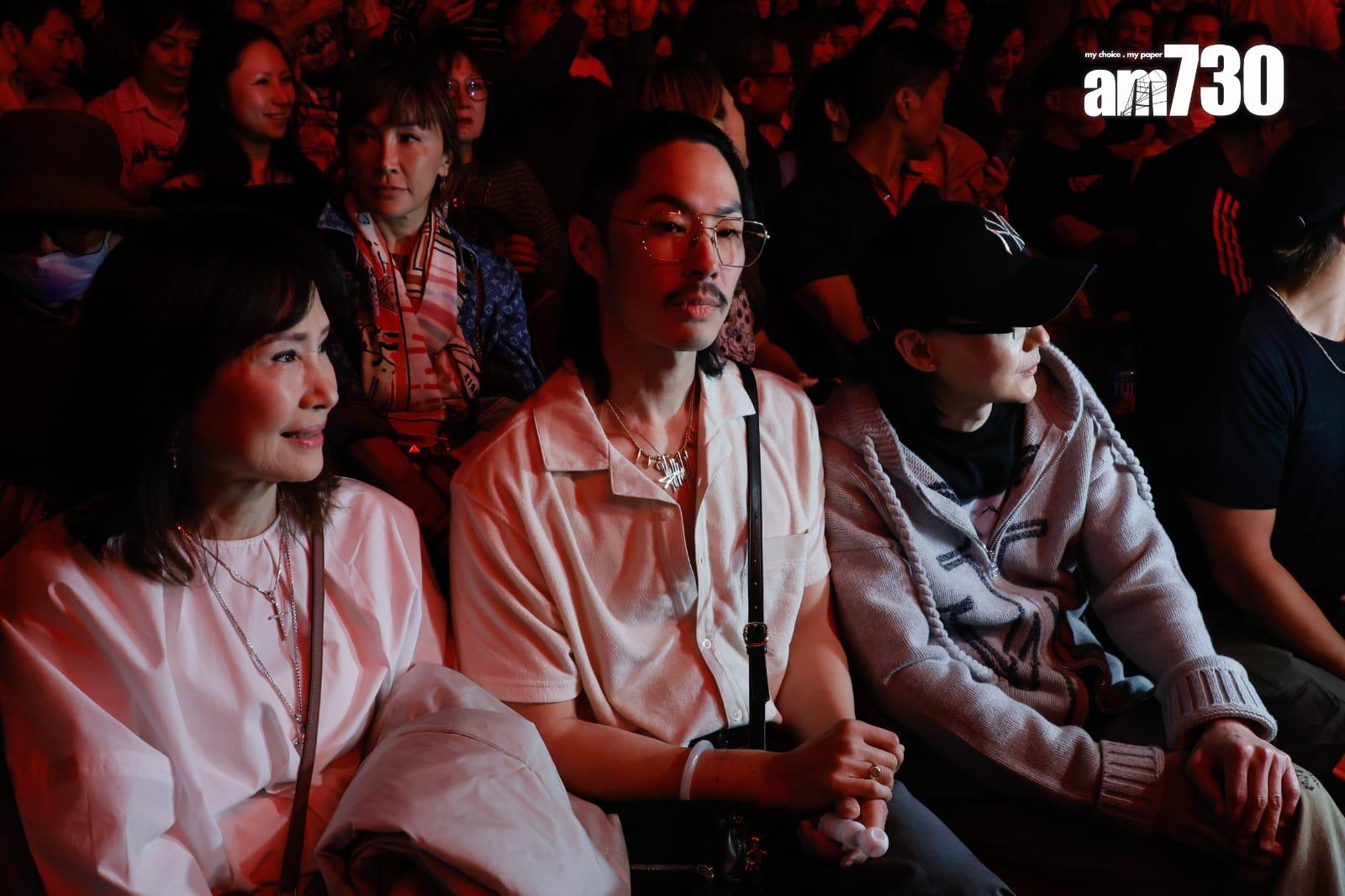 杜德偉巡迴演唱會舉行香港站尾場,吳建豪與母親及黃義達專程由台灣來港支持。(蘇文傑攝)